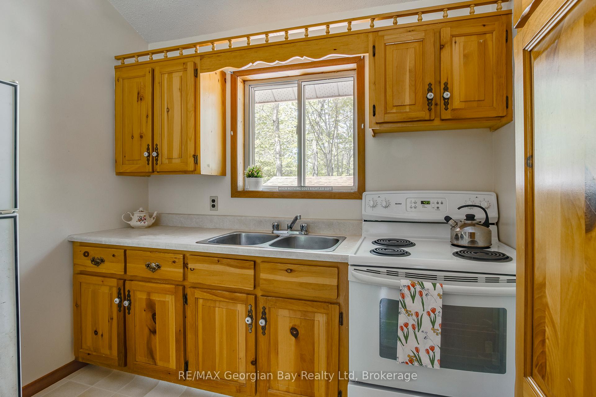 Photo 14 of 2 Manitou Crescent, Tiny, Rural Tiny — HOMEH