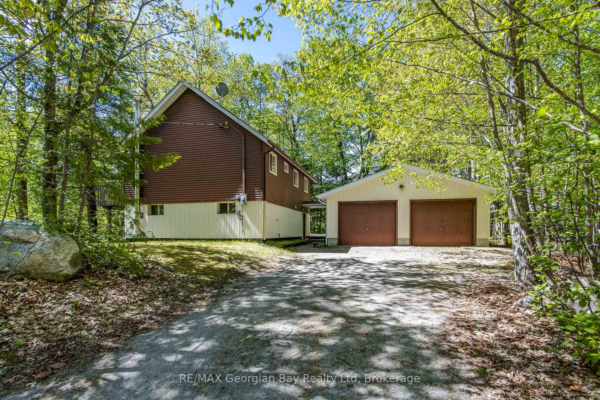 Photo 25 of 2 Manitou Crescent, Tiny, Rural Tiny — HOMEH