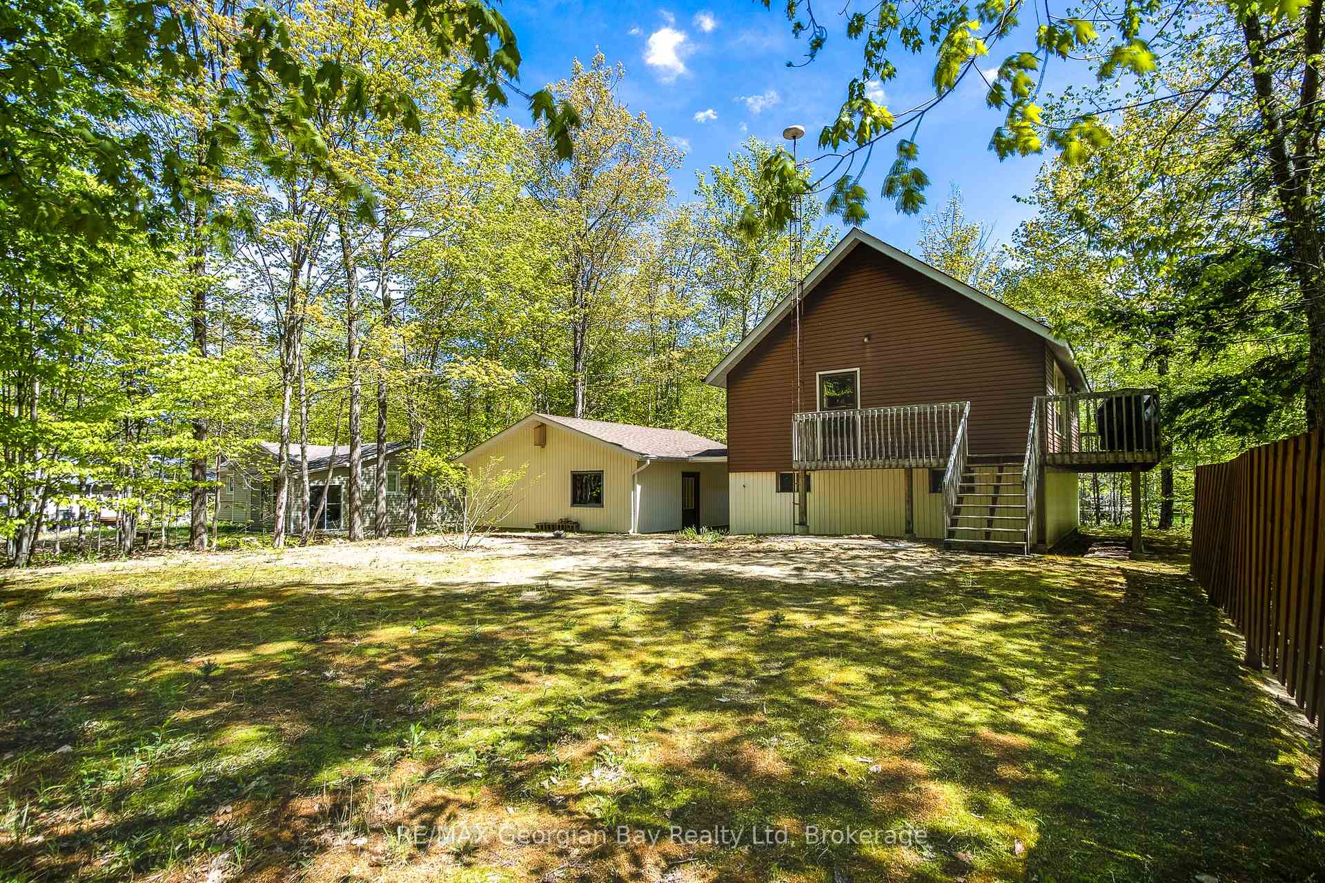 Photo 27 of 2 Manitou Crescent, Tiny, Rural Tiny — HOMEH