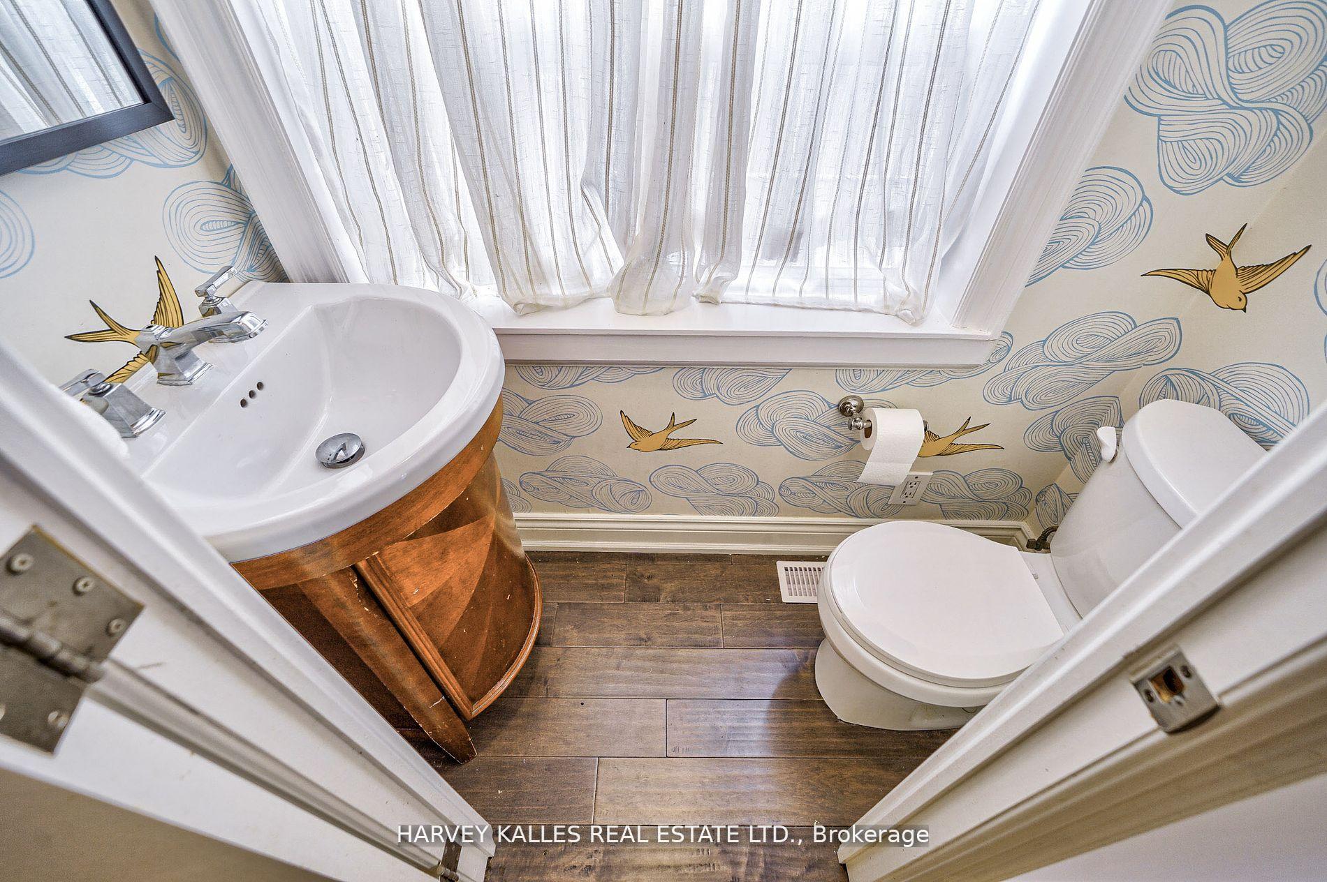 Photo 7 of 106 Gloucester Grove, Toronto, Oakwood Village — HOMEH