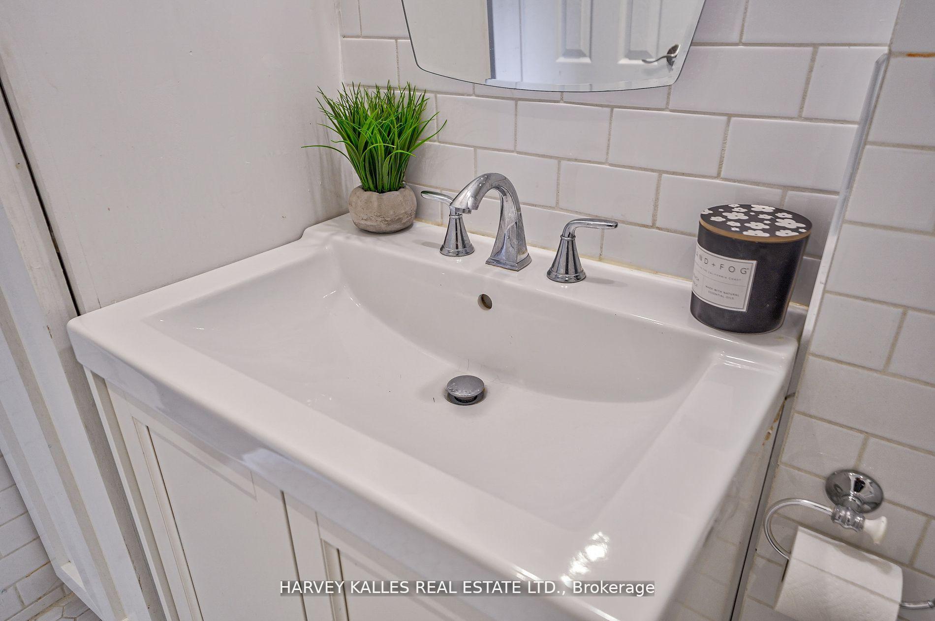 Photo 15 of 106 Gloucester Grove, Toronto, Oakwood Village — HOMEH