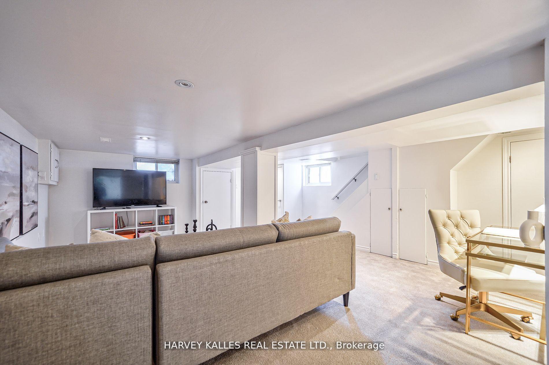 Photo 30 of 106 Gloucester Grove, Toronto, Oakwood Village — HOMEH