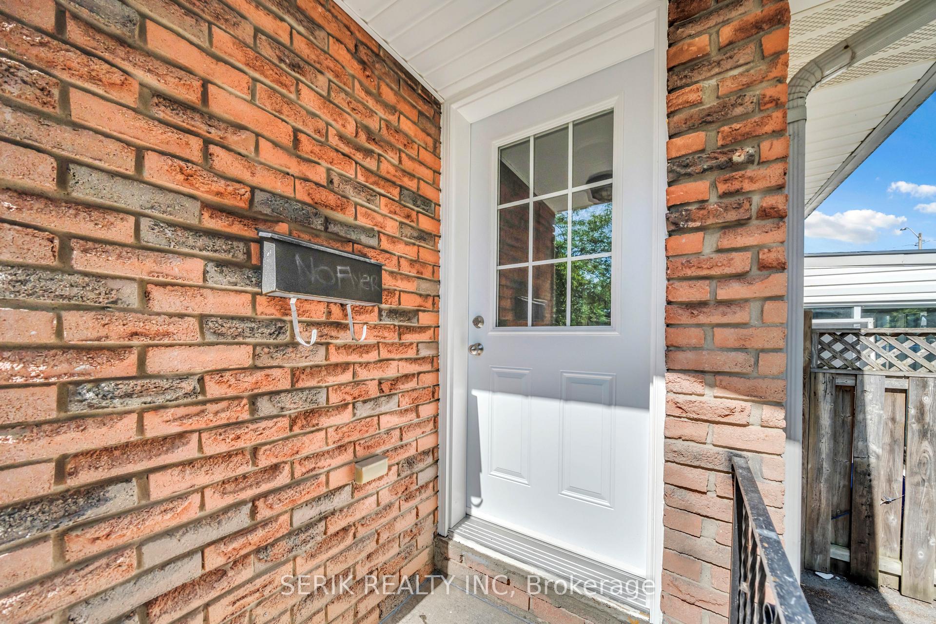 Photo 4 of 38 Manley Crescent, Thorold, Confederation Heights — HOMEH