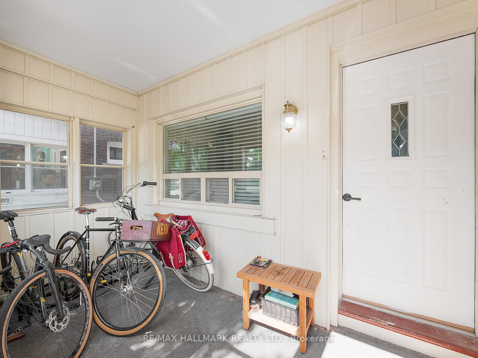 Photo 2 of 993 Carlaw Avenue, Toronto, Broadview North — HOMEH