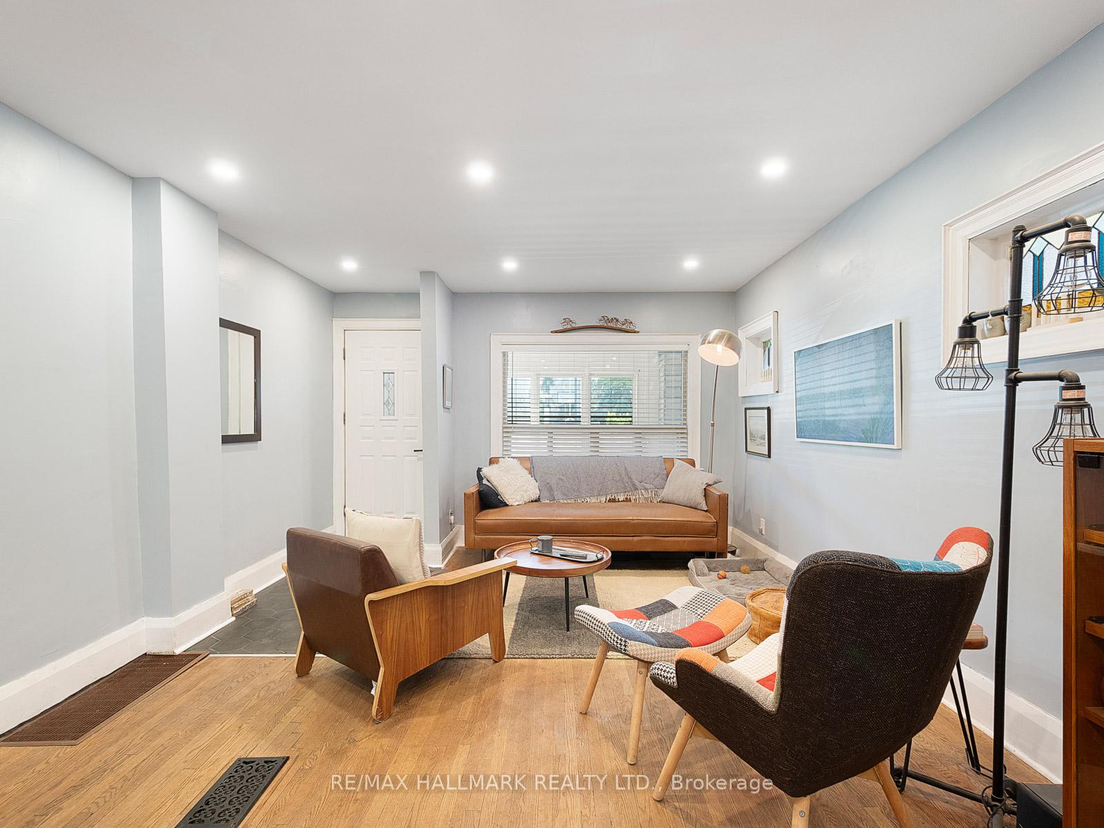 Photo 9 of 993 Carlaw Avenue, Toronto, Broadview North — HOMEH