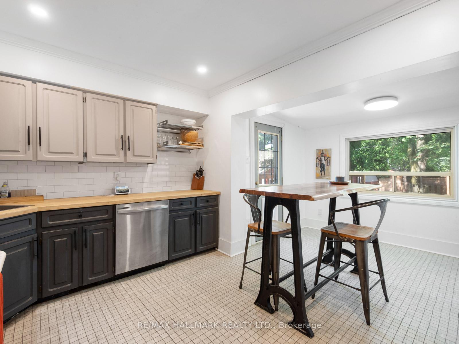 Photo 17 of 993 Carlaw Avenue, Toronto, Broadview North — HOMEH