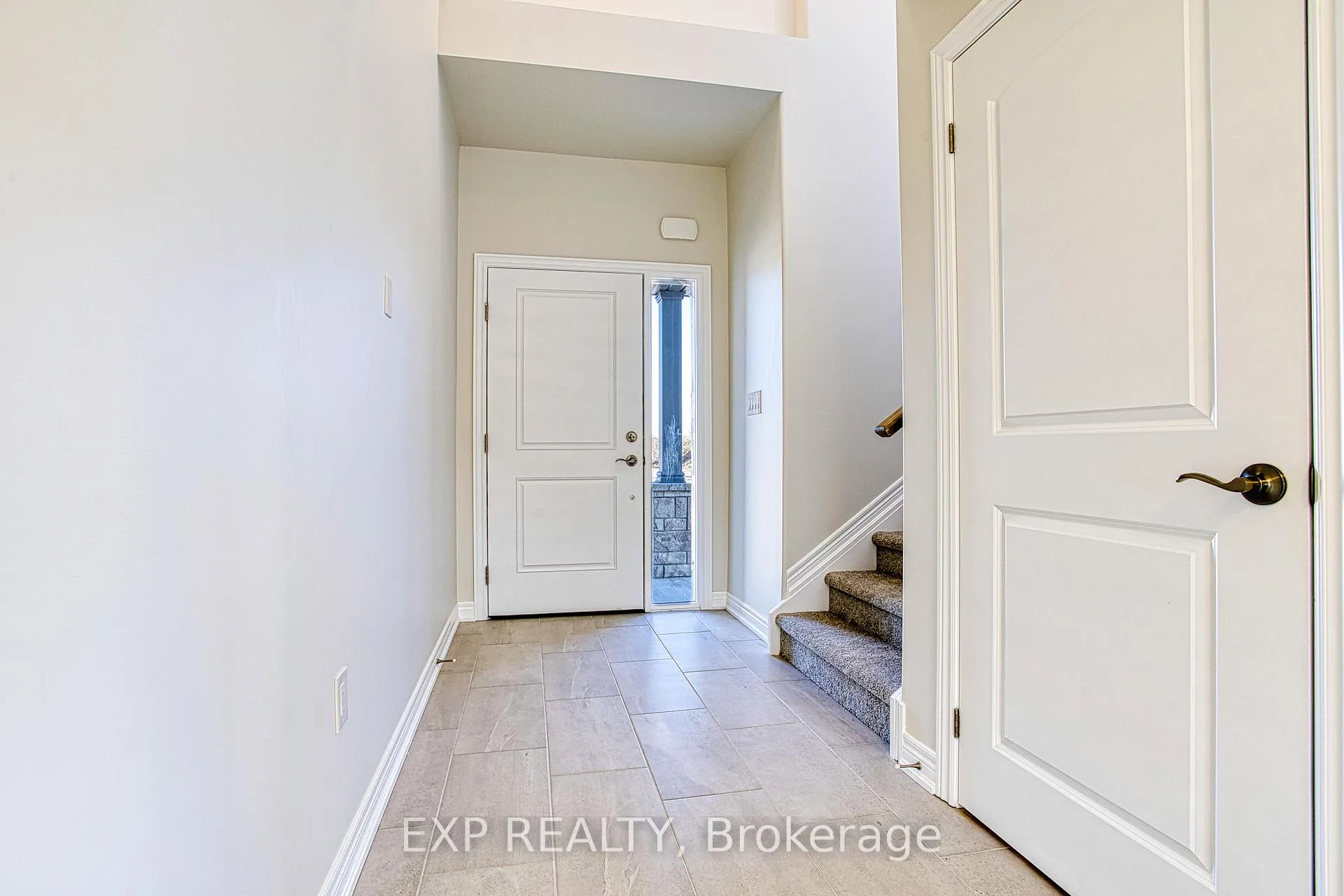 Photo 3 of Unit Upper, 20 Elvira Way, Thorold, Rolling Meadows — HOMEH