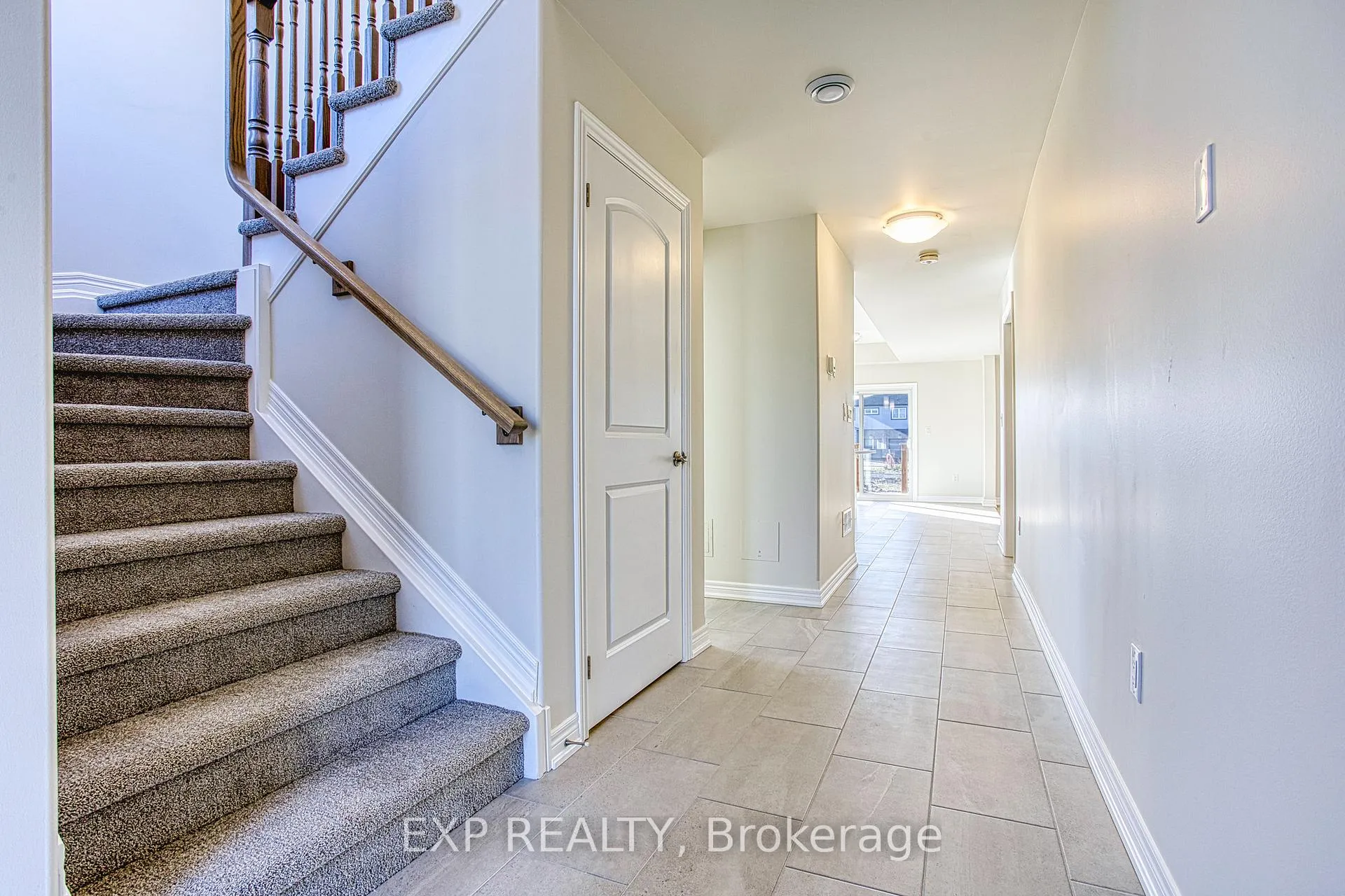 Photo 4 of Unit Upper, 20 Elvira Way, Thorold, Rolling Meadows — HOMEH