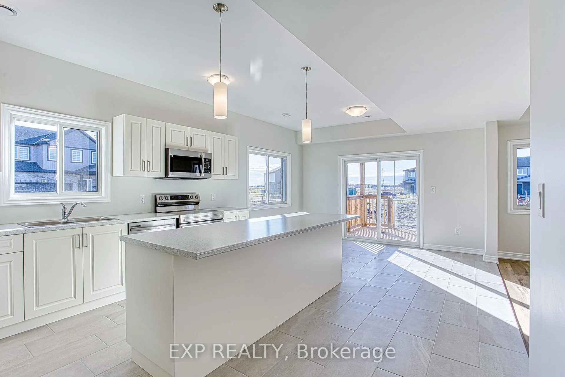 Photo 6 of Unit Upper, 20 Elvira Way, Thorold, Rolling Meadows — HOMEH