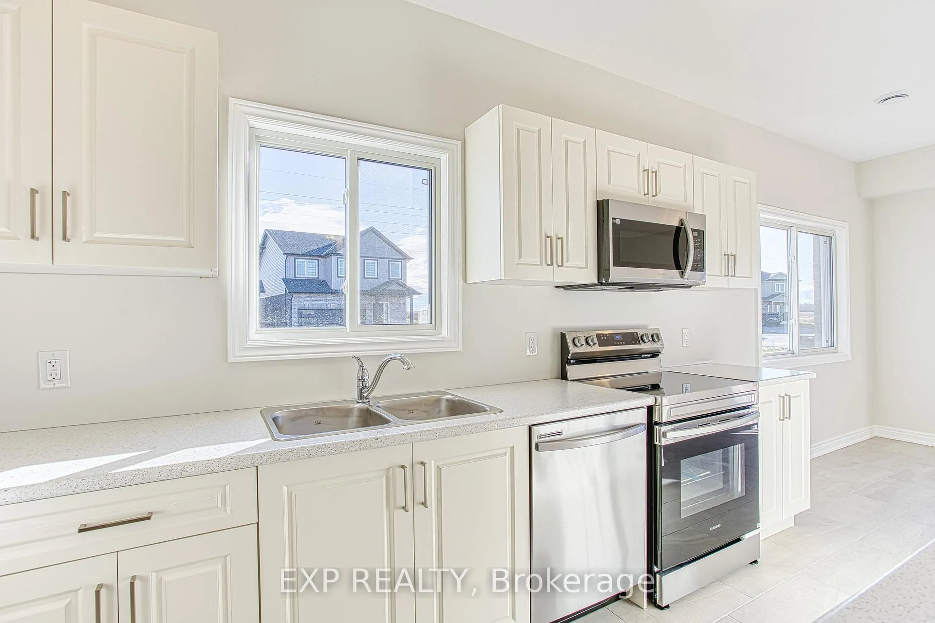 Photo 8 of Unit Upper, 20 Elvira Way, Thorold, Rolling Meadows — HOMEH