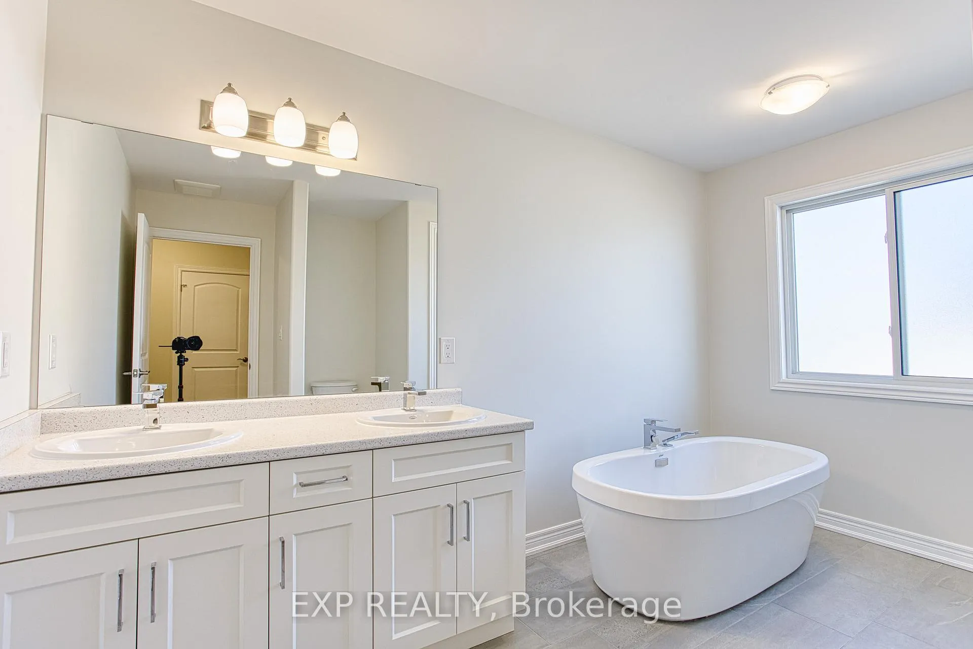 Photo 28 of Unit Upper, 20 Elvira Way, Thorold, Rolling Meadows — HOMEH
