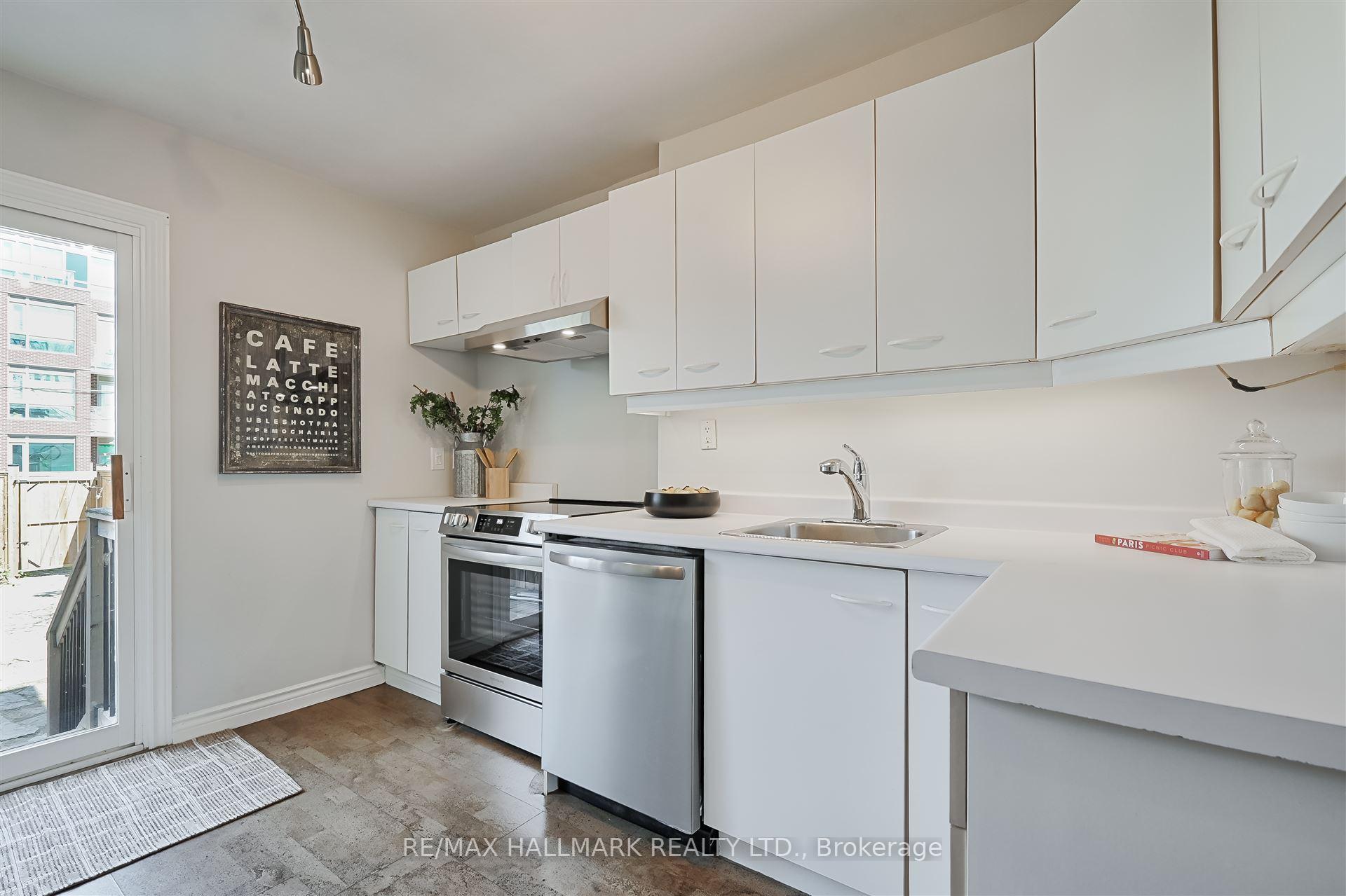 Photo 9 of 127 Booth Avenue, Toronto, South Riverdale — HOMEH