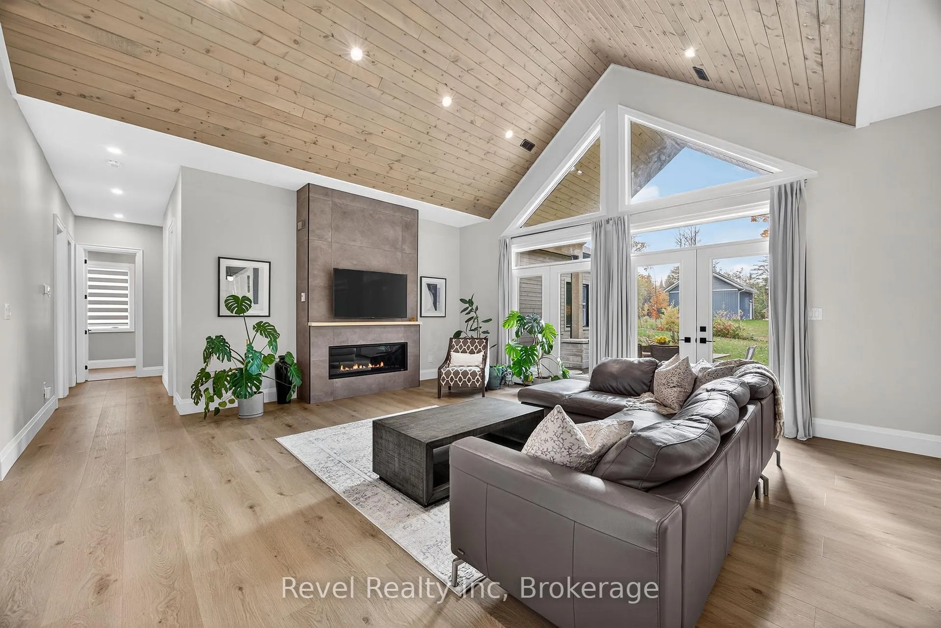 Photo 6 of 2 Seguin Crescent, Tiny, Rural Tiny — HOMEH