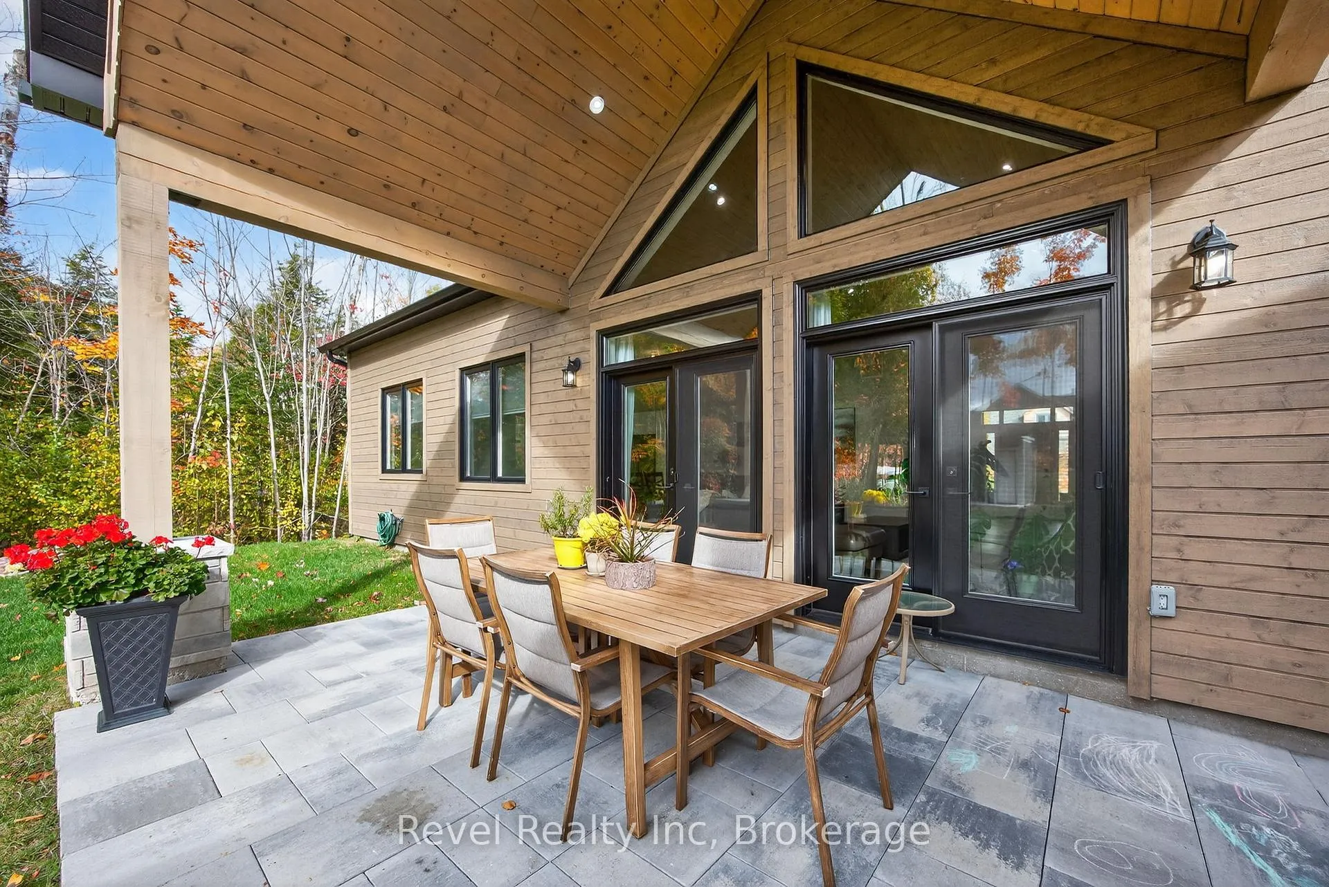 Photo 10 of 2 Seguin Crescent, Tiny, Rural Tiny — HOMEH