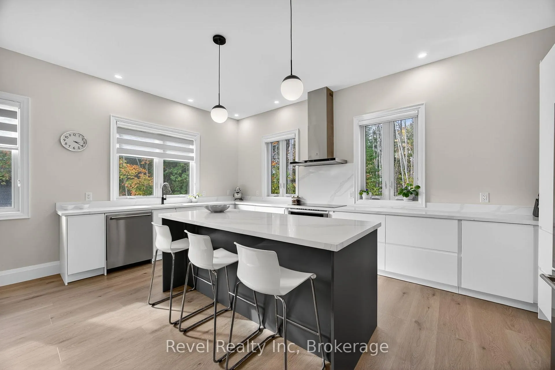 Photo 14 of 2 Seguin Crescent, Tiny, Rural Tiny — HOMEH