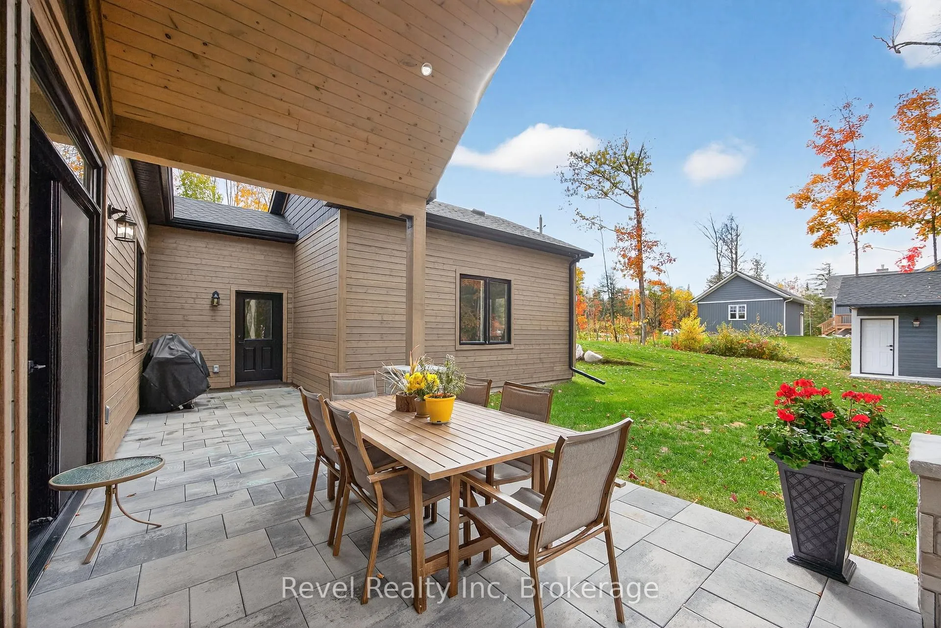 Photo 24 of 2 Seguin Crescent, Tiny, Rural Tiny — HOMEH