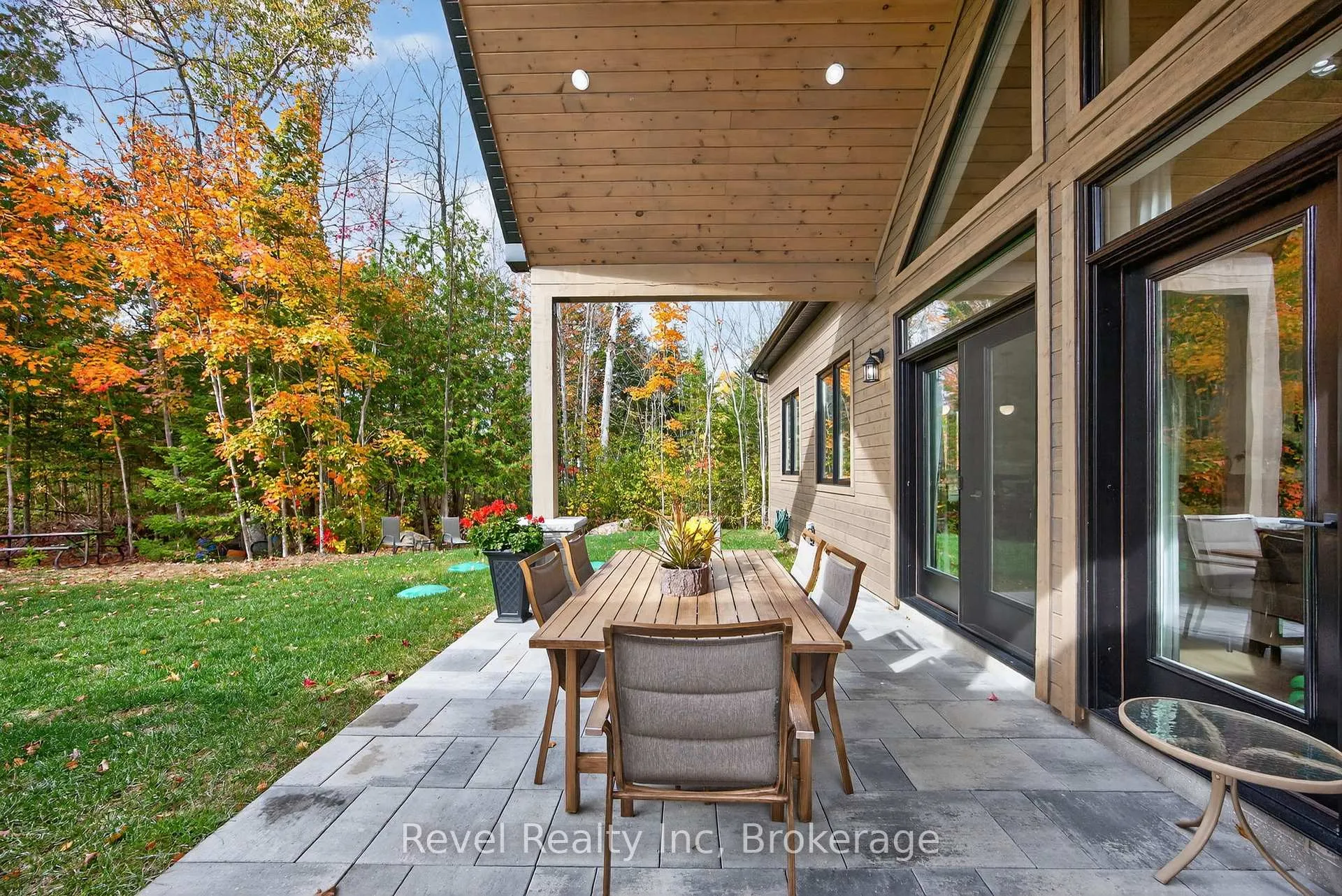 Photo 26 of 2 Seguin Crescent, Tiny, Rural Tiny — HOMEH