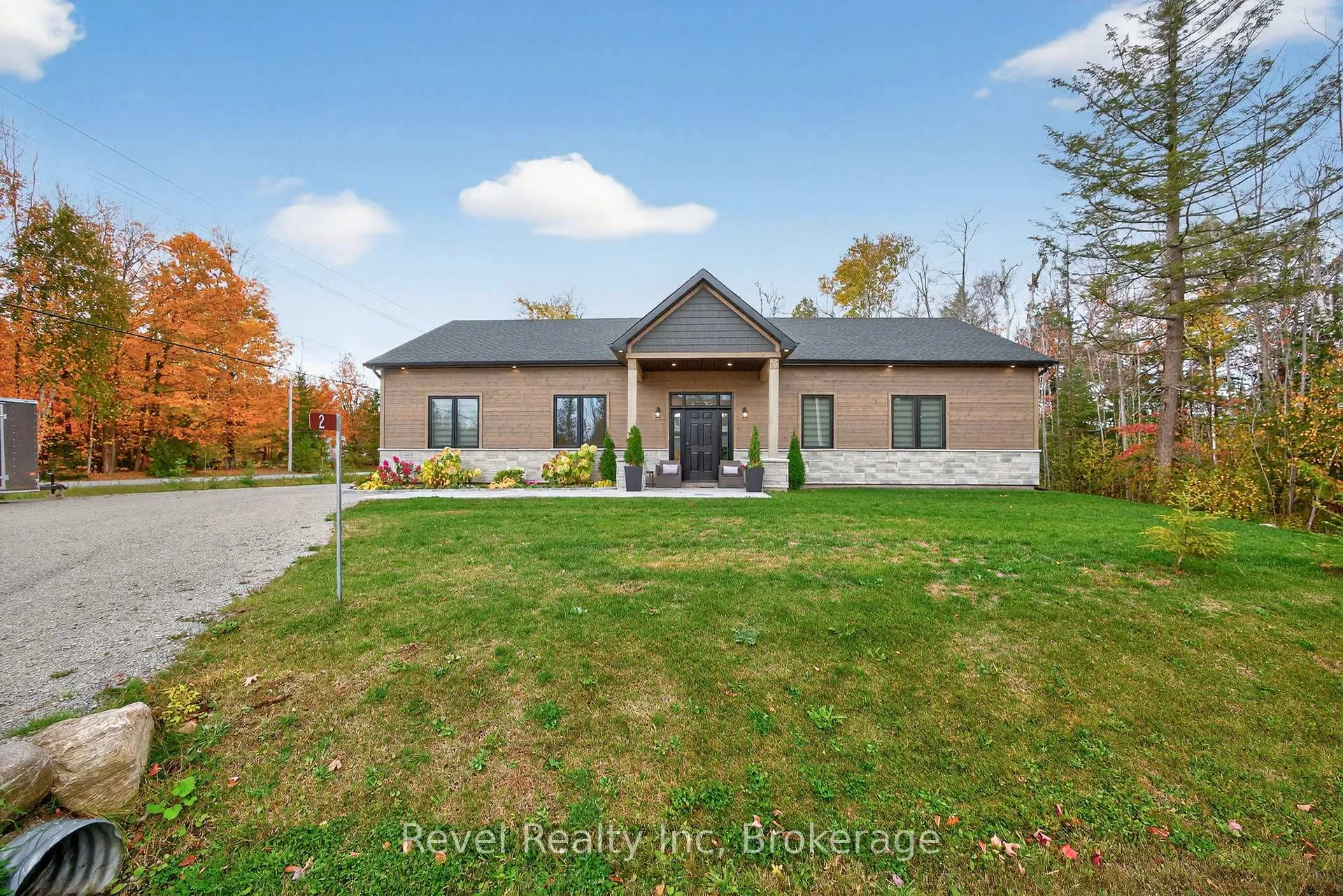 Photo 33 of 2 Seguin Crescent, Tiny, Rural Tiny — HOMEH