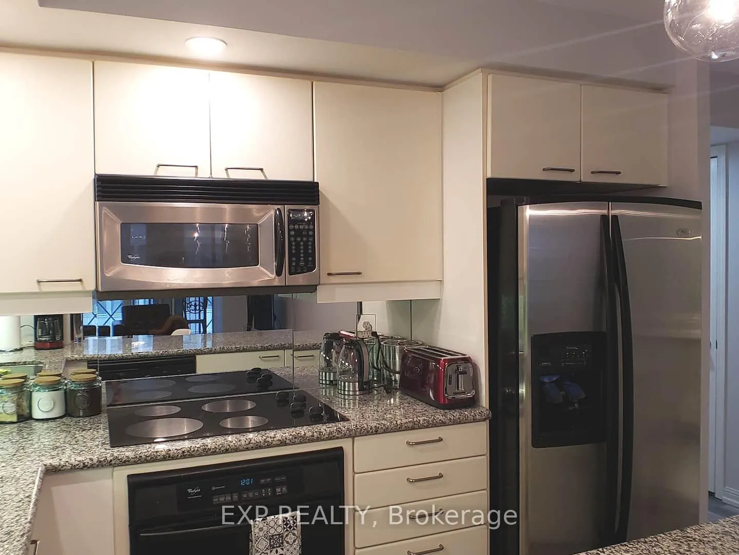 Photo 8 of Unit 512, 140 Simcoe Street, Toronto, Waterfront Communities — HOMEH