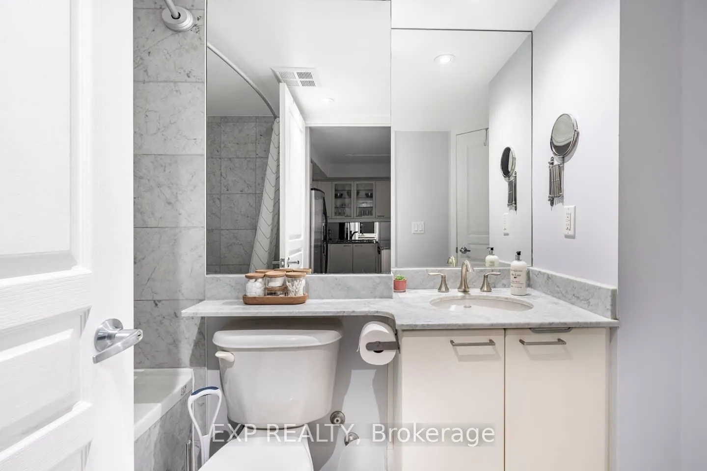 Photo 18 of Unit 512, 140 Simcoe Street, Toronto, Waterfront Communities — HOMEH
