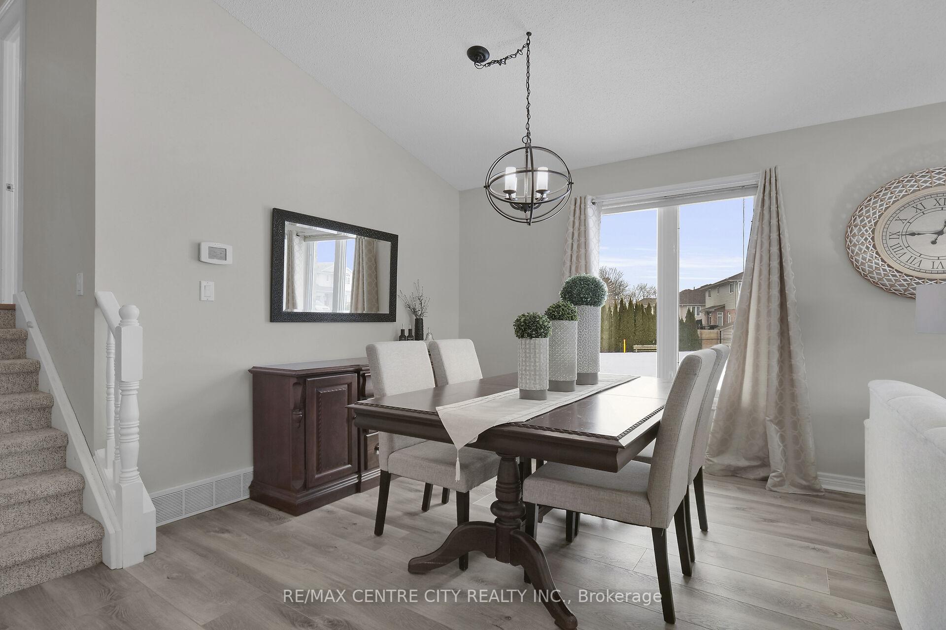 Photo 7 of 77 Woodvale Drive, Thames Centre, Dorchester — HOMEH