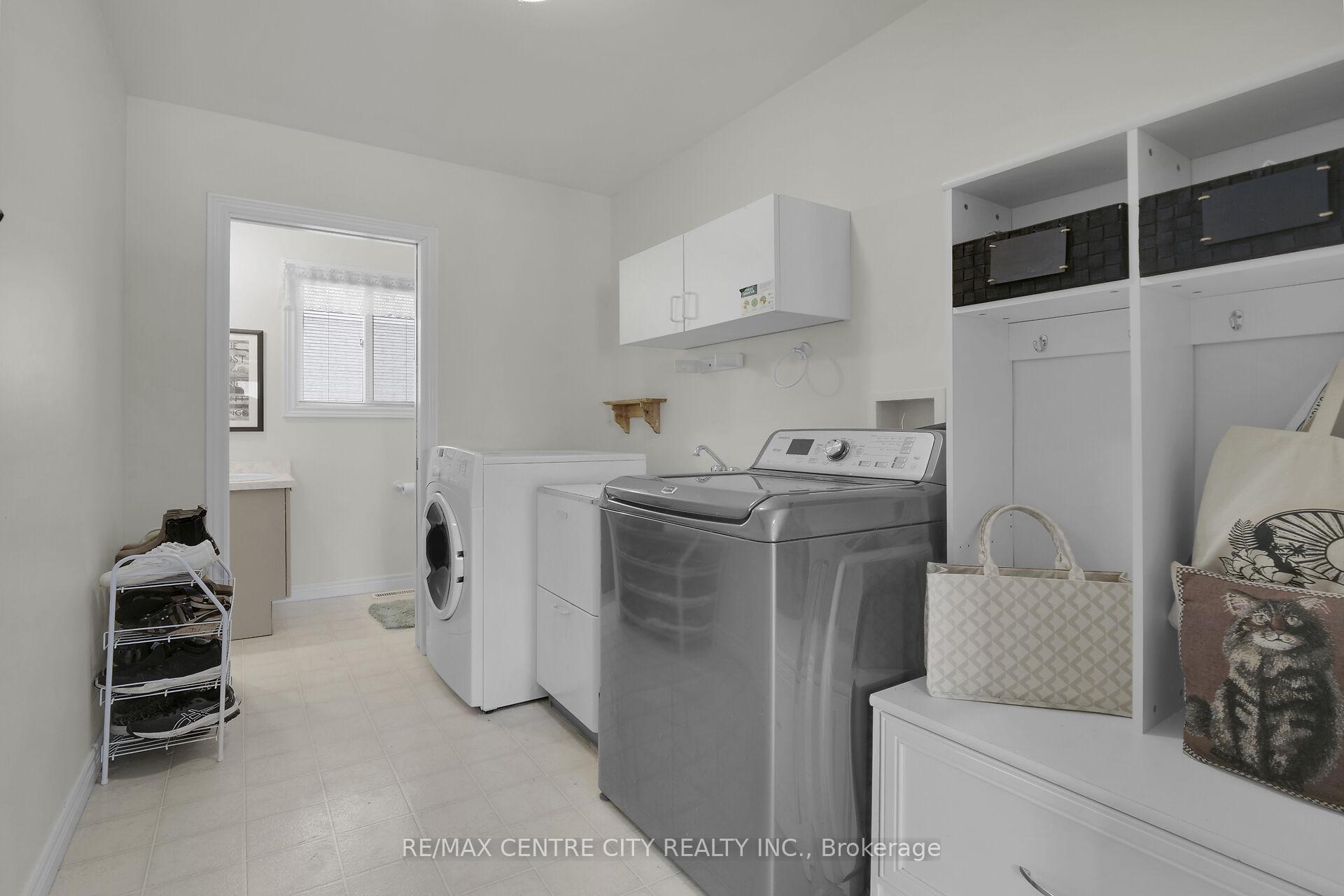 Photo 13 of 77 Woodvale Drive, Thames Centre, Dorchester — HOMEH