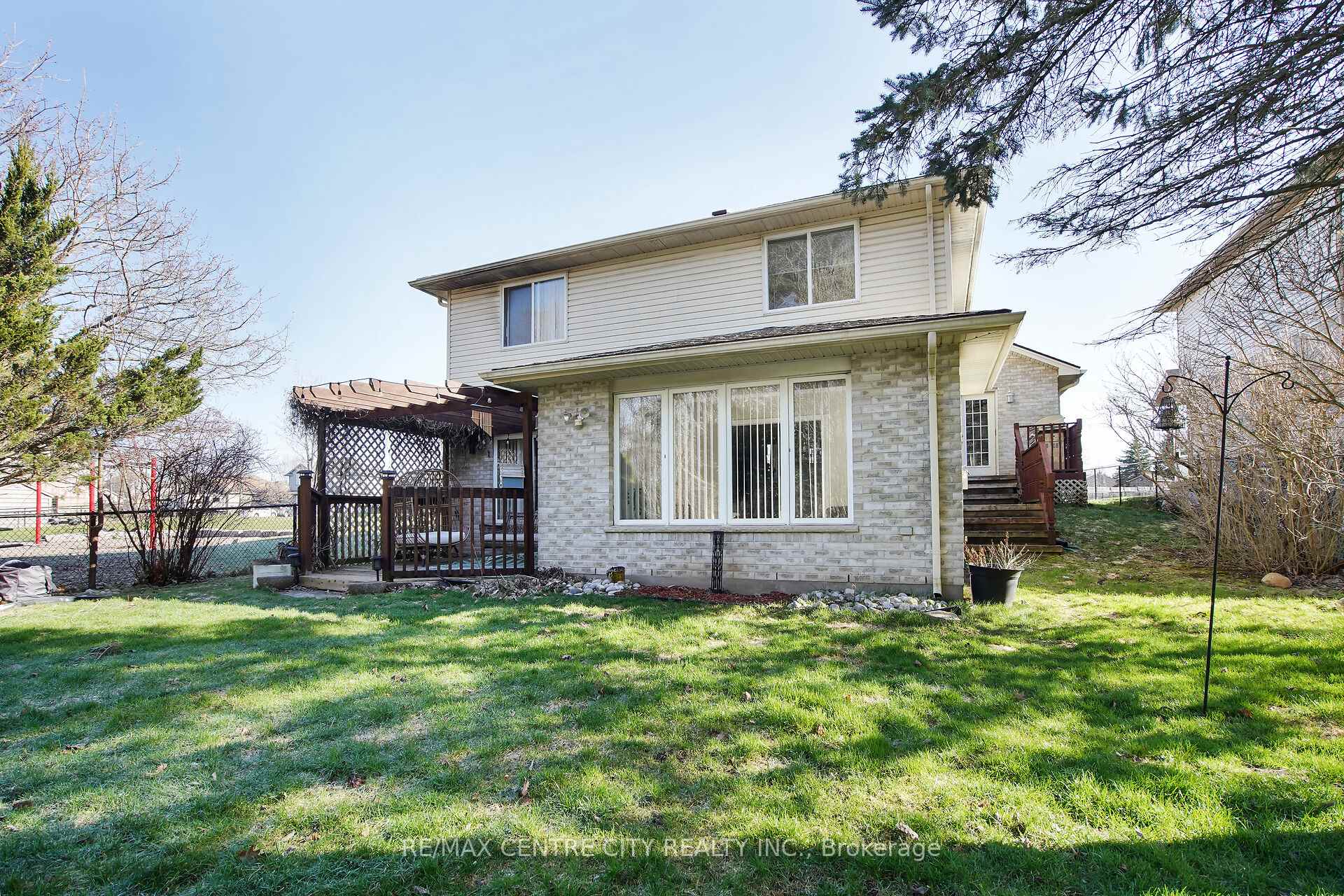 Photo 31 of 77 Woodvale Drive, Thames Centre, Dorchester — HOMEH