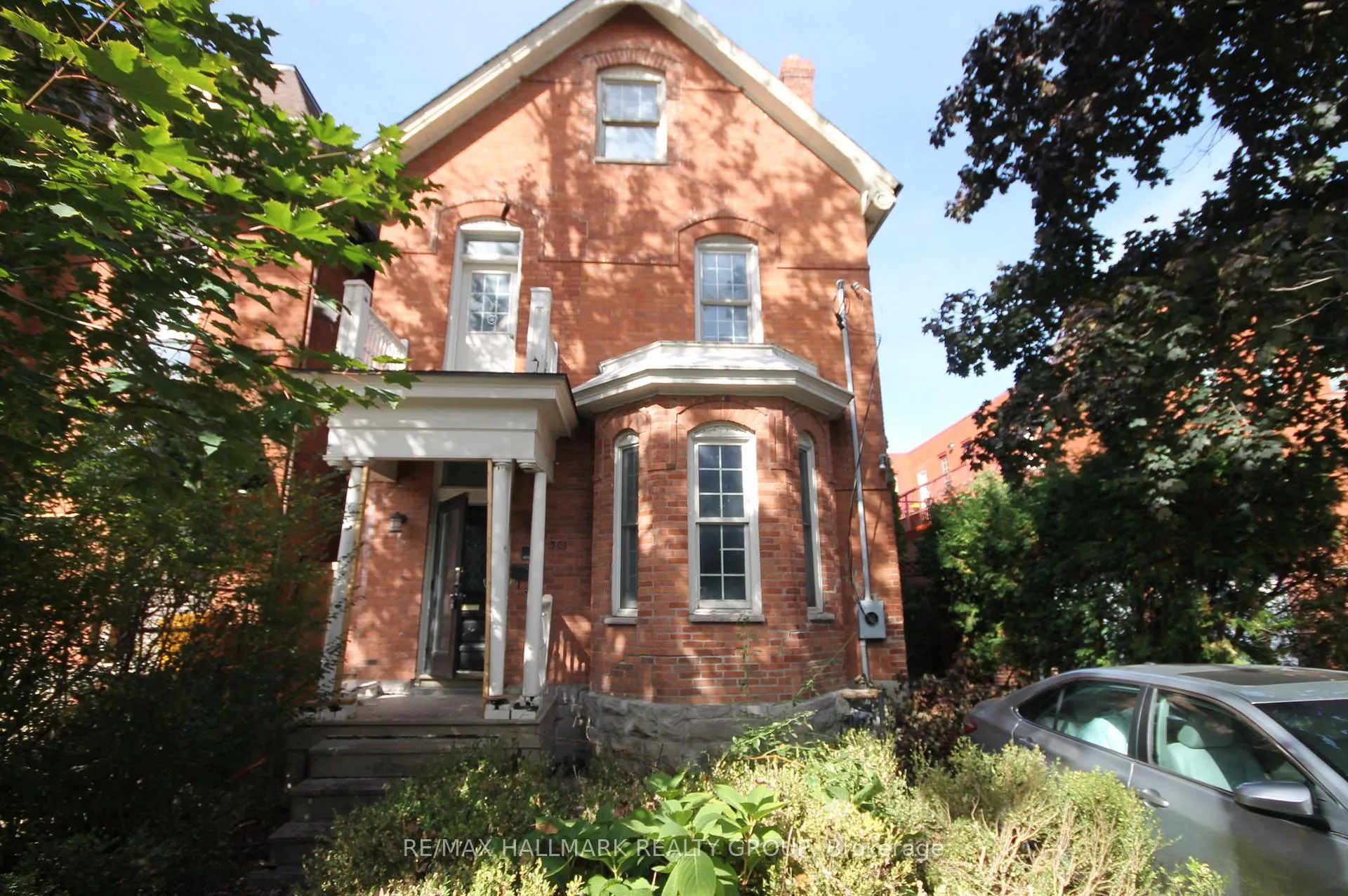 Photo 3 of 301 Waverley Street, Ottawa, Ottawa Centre — HOMEH