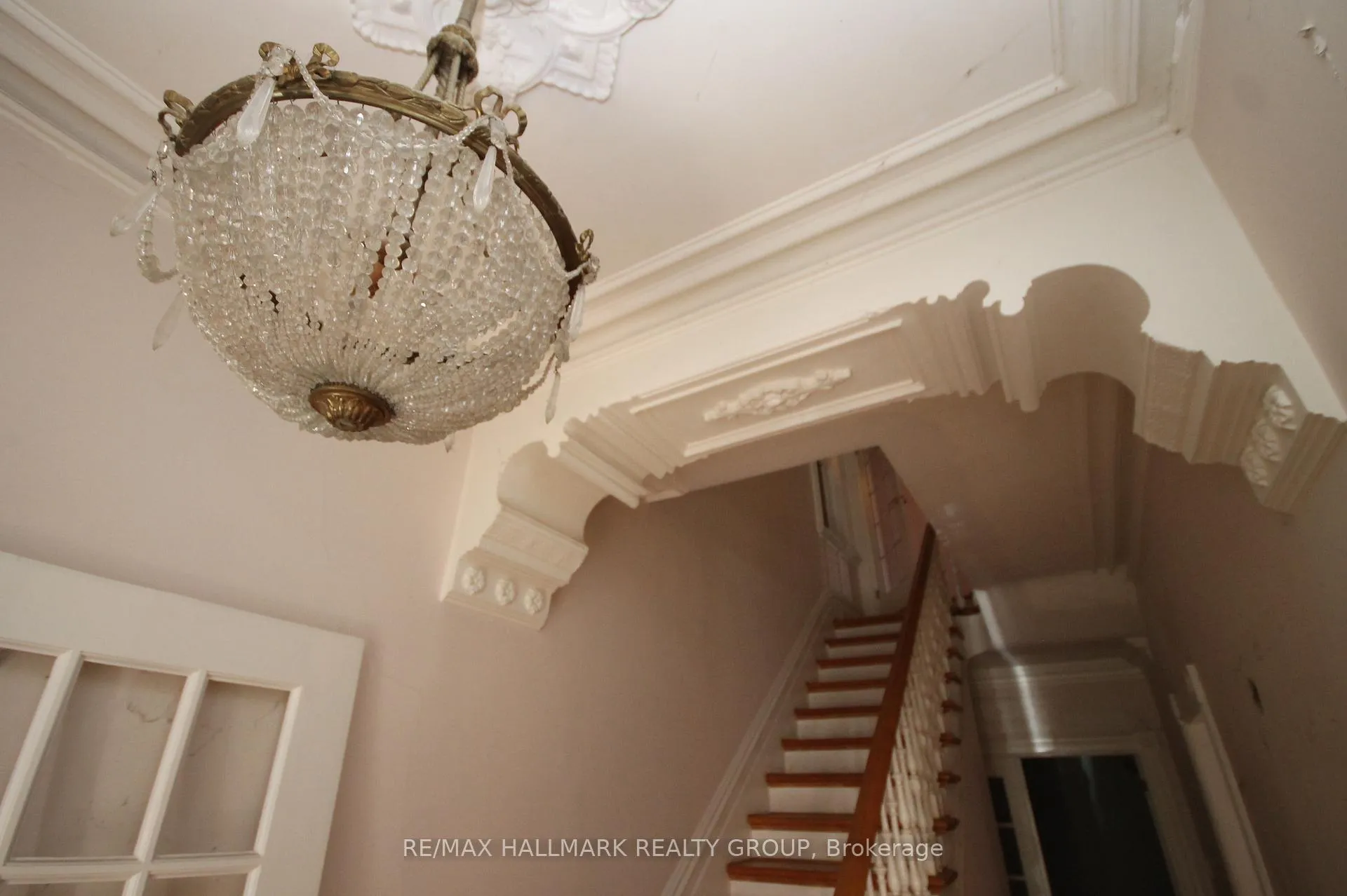 Photo 6 of 301 Waverley Street, Ottawa, Ottawa Centre — HOMEH