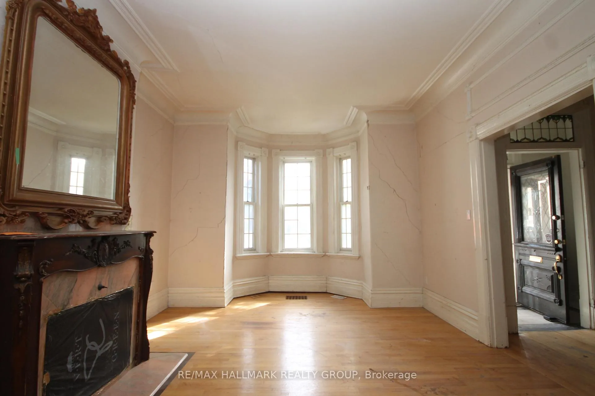 Photo 8 of 301 Waverley Street, Ottawa, Ottawa Centre — HOMEH