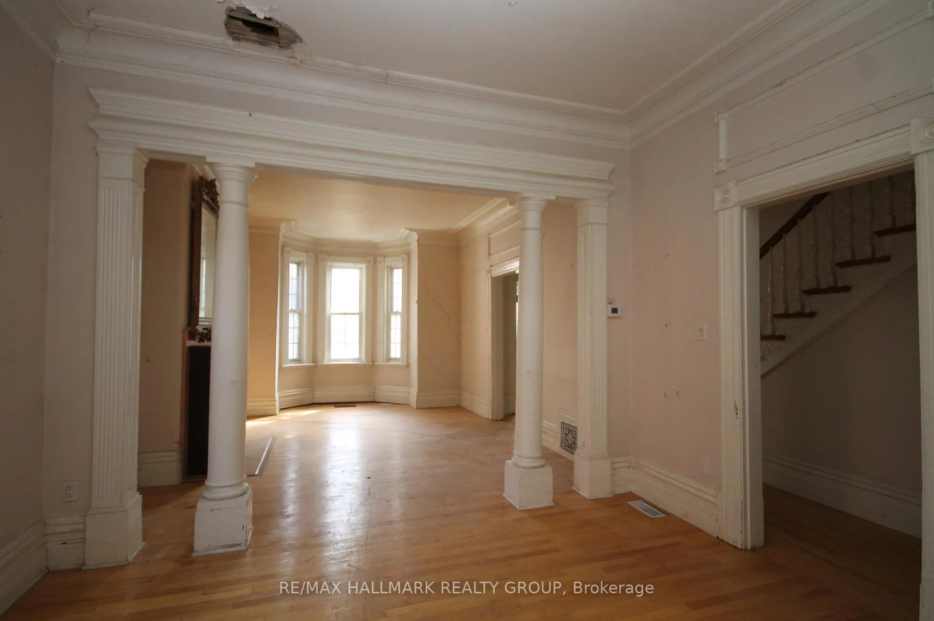 Photo 12 of 301 Waverley Street, Ottawa, Ottawa Centre — HOMEH