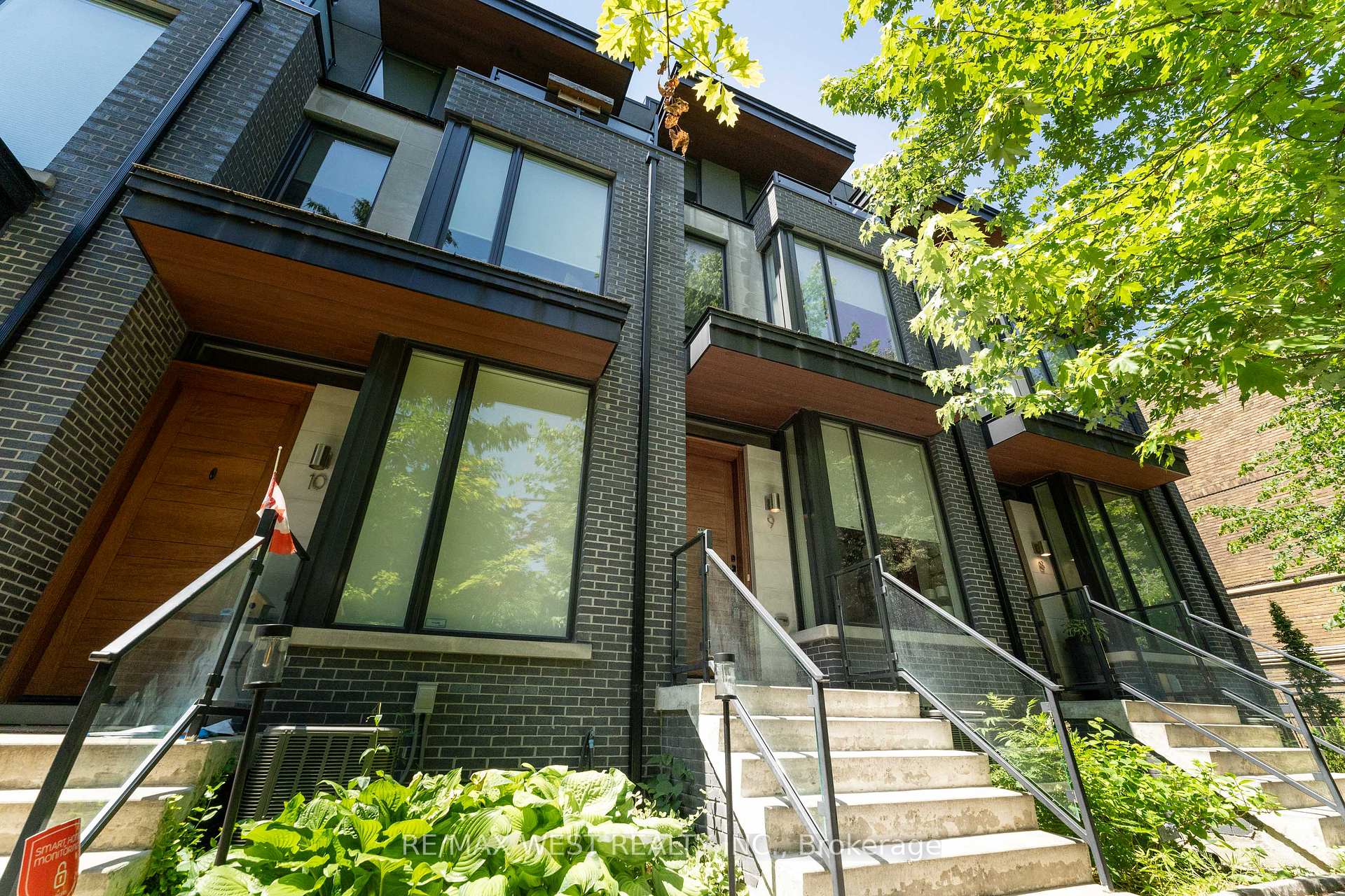 Photo 3 of Unit 9, 837 Broadview Avenue, Toronto, Playter Estates-Danforth — HOMEH