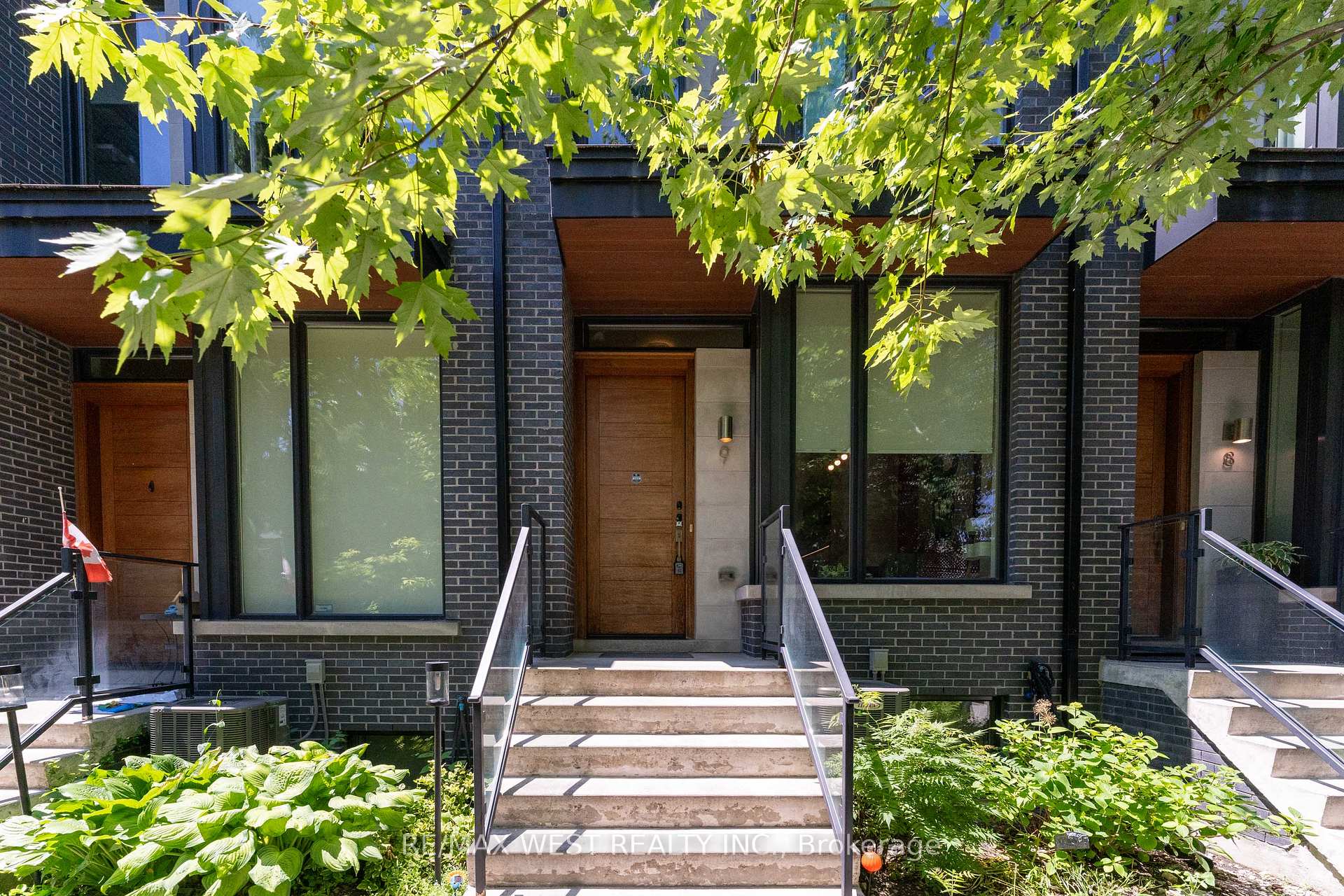 Photo 4 of Unit 9, 837 Broadview Avenue, Toronto, Playter Estates-Danforth — HOMEH