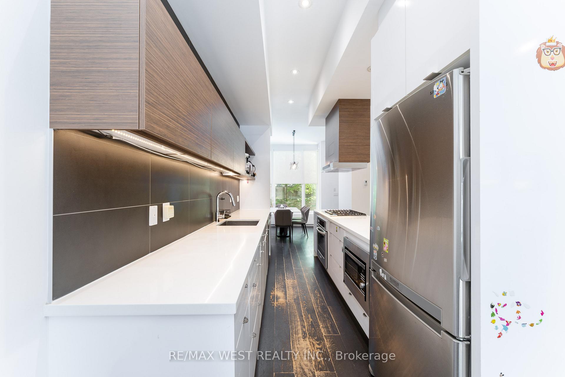 Photo 12 of Unit 9, 837 Broadview Avenue, Toronto, Playter Estates-Danforth — HOMEH