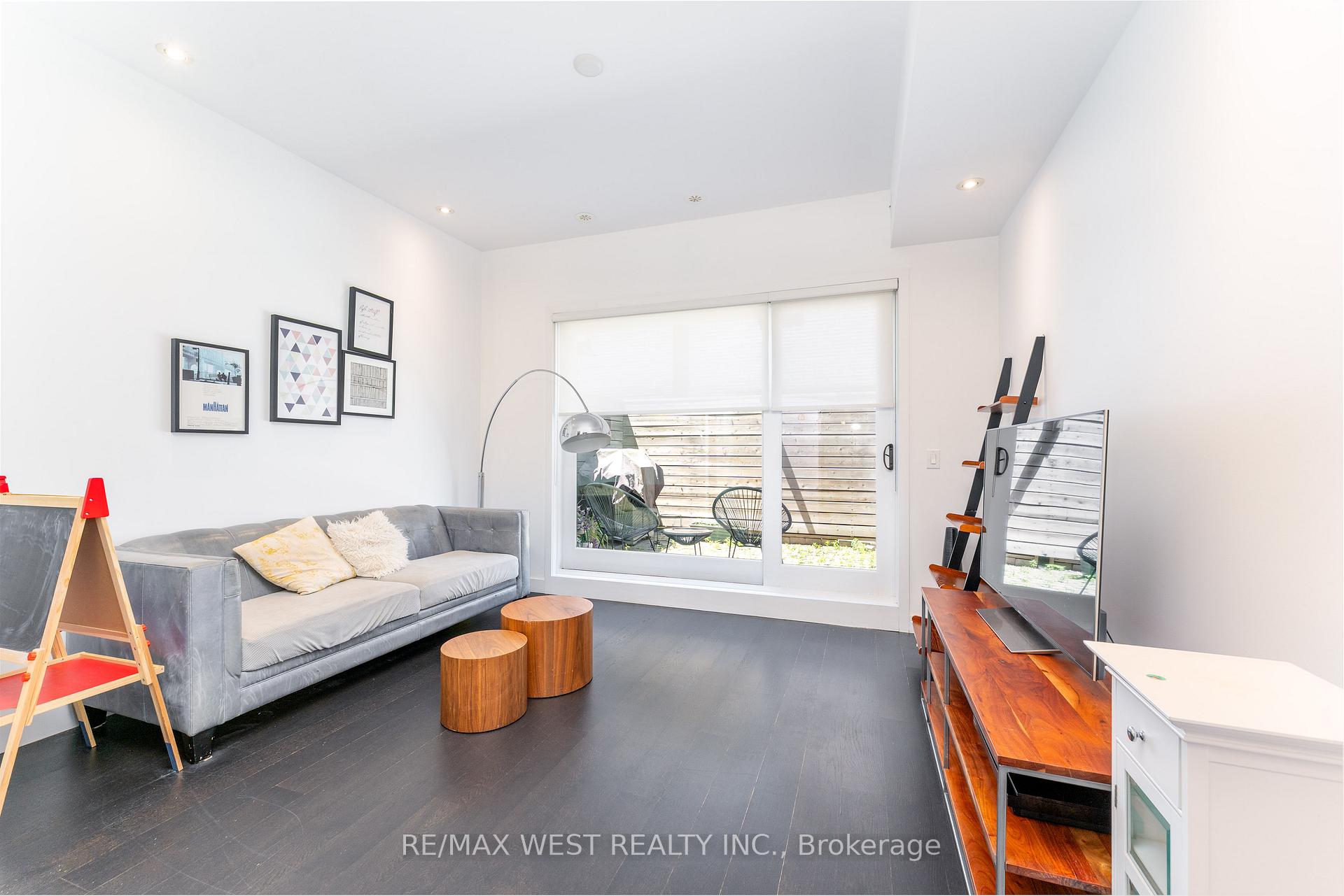 Photo 13 of Unit 9, 837 Broadview Avenue, Toronto, Playter Estates-Danforth — HOMEH