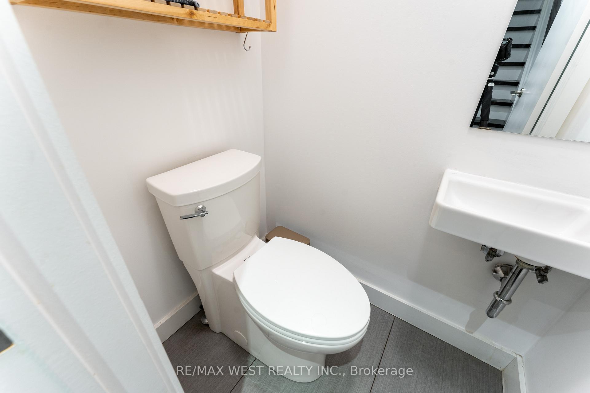 Photo 15 of Unit 9, 837 Broadview Avenue, Toronto, Playter Estates-Danforth — HOMEH