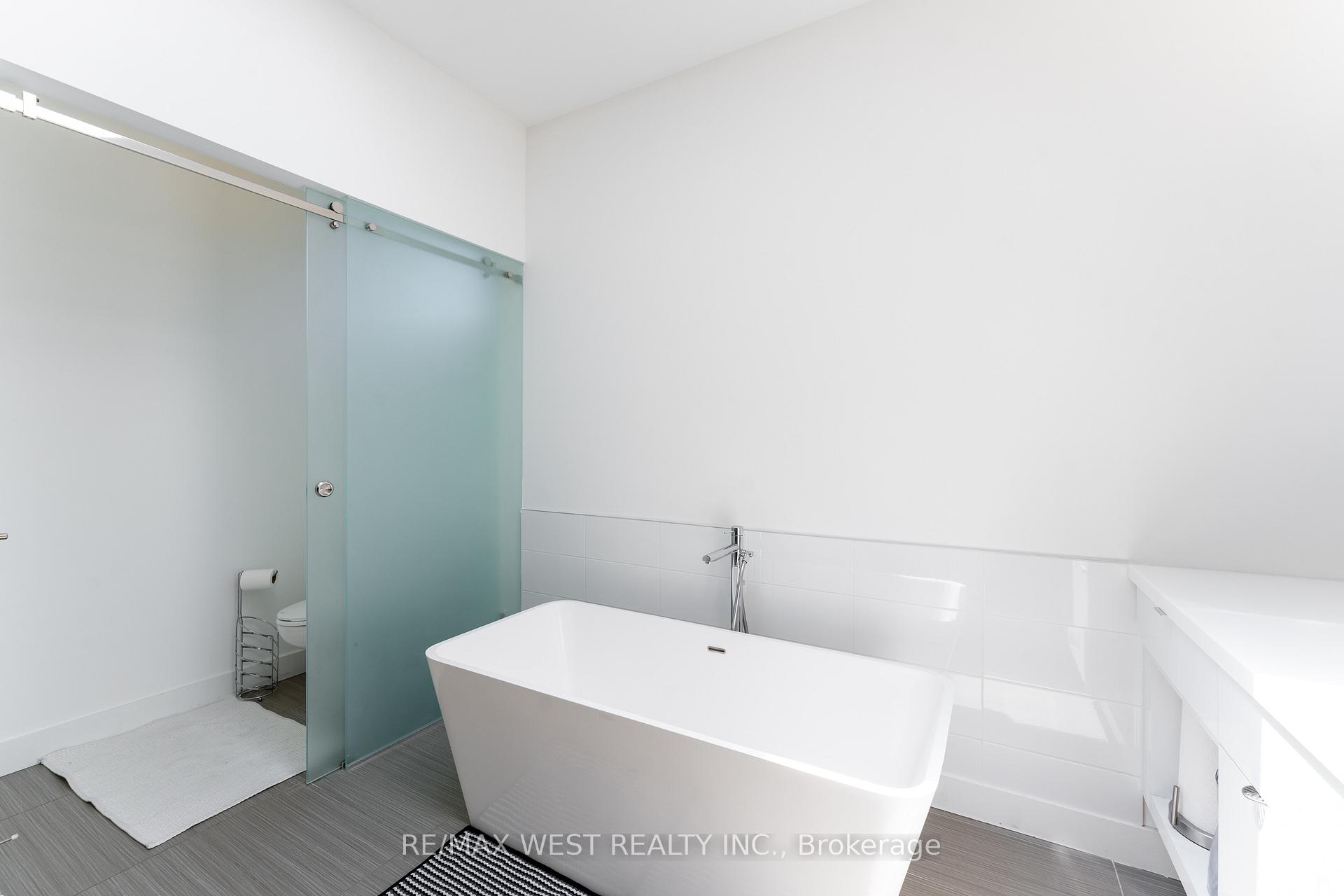 Photo 27 of Unit 9, 837 Broadview Avenue, Toronto, Playter Estates-Danforth — HOMEH