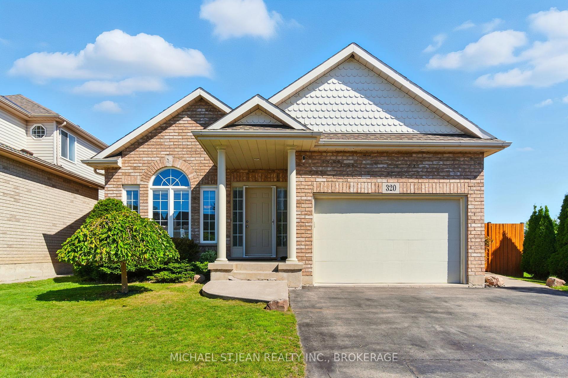 Photo 4 of 320 Winterberry Boulevard, Thorold, Confederation Heights — HOMEH