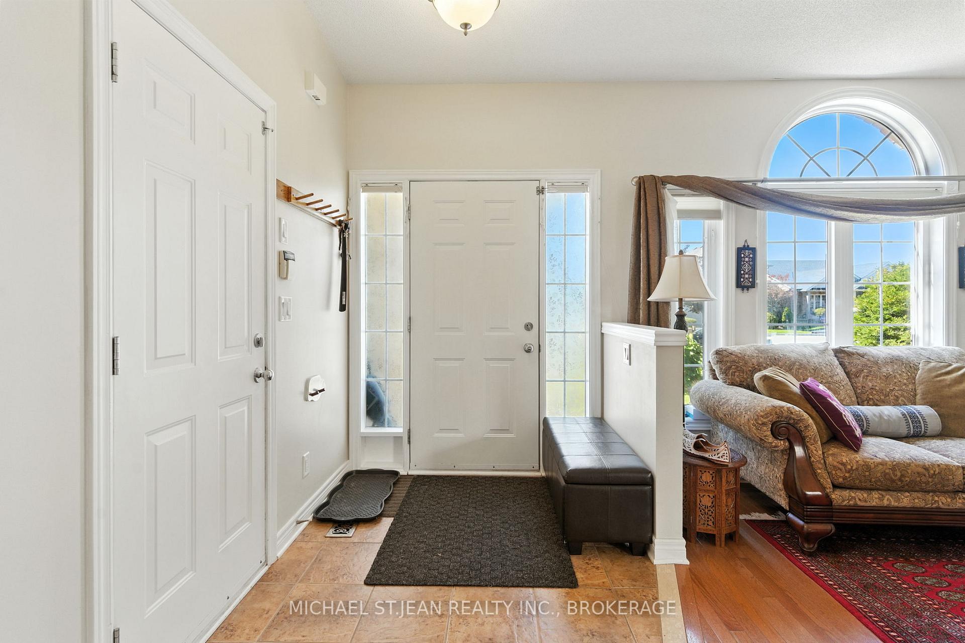 Photo 5 of 320 Winterberry Boulevard, Thorold, Confederation Heights — HOMEH