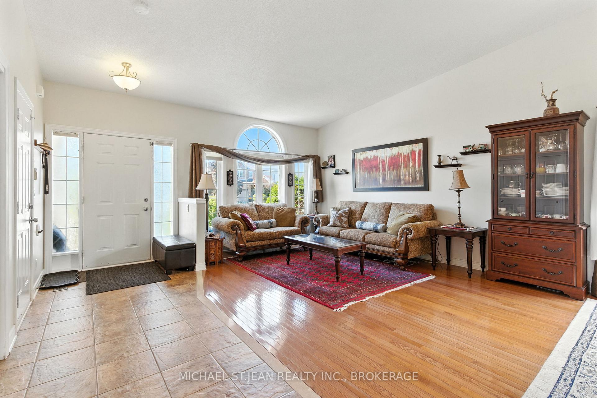 Photo 7 of 320 Winterberry Boulevard, Thorold, Confederation Heights — HOMEH