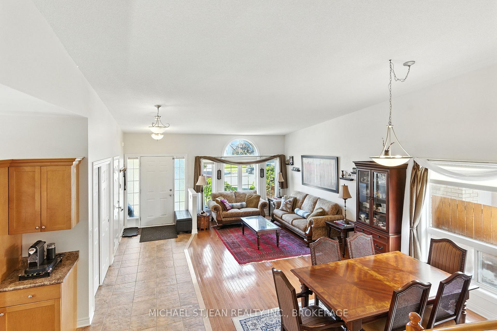 Photo 12 of 320 Winterberry Boulevard, Thorold, Confederation Heights — HOMEH