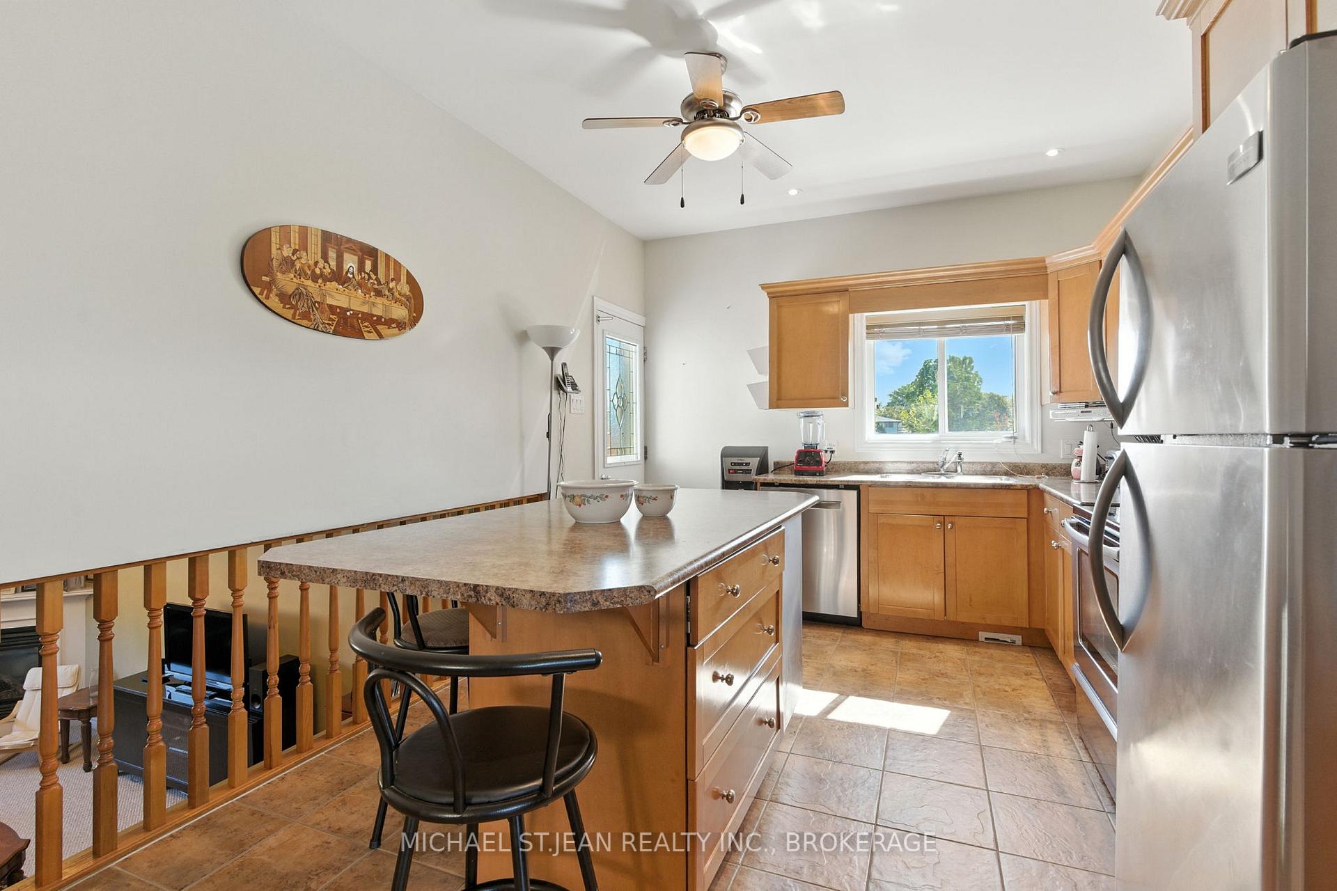 Photo 14 of 320 Winterberry Boulevard, Thorold, Confederation Heights — HOMEH