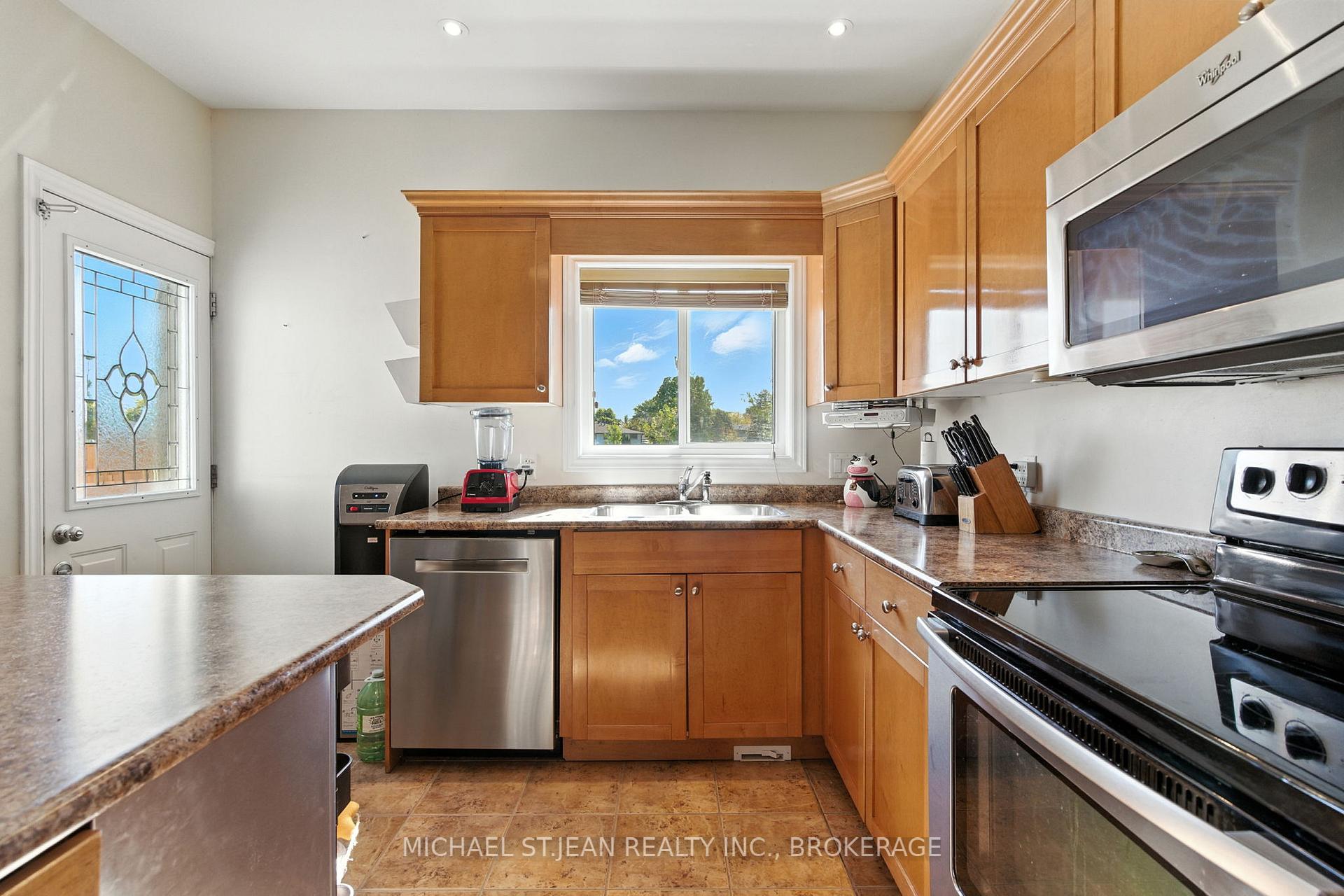 Photo 17 of 320 Winterberry Boulevard, Thorold, Confederation Heights — HOMEH
