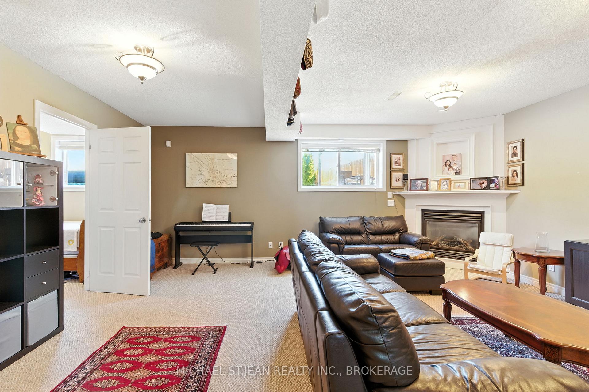 Photo 26 of 320 Winterberry Boulevard, Thorold, Confederation Heights — HOMEH