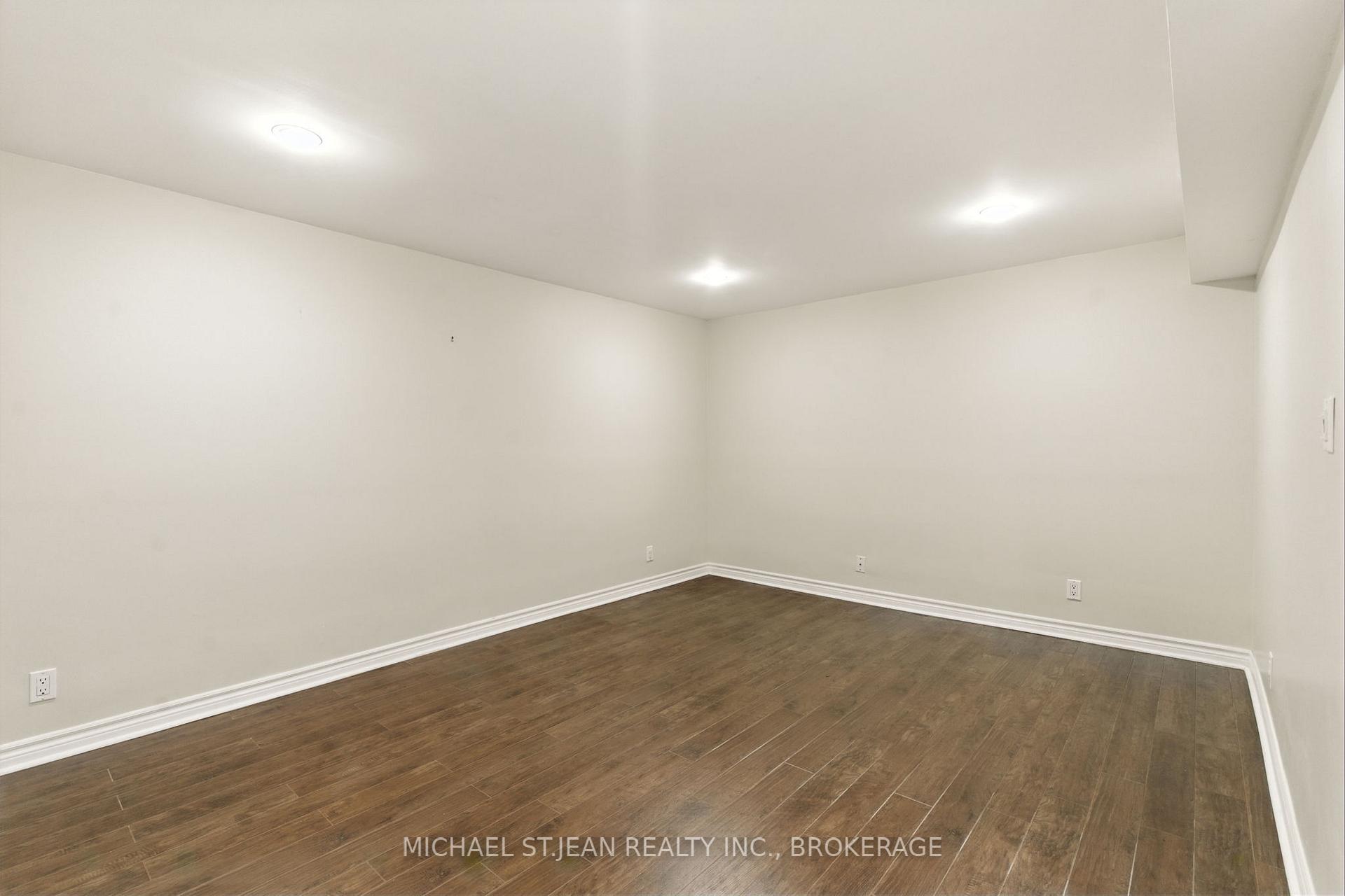 Photo 32 of 320 Winterberry Boulevard, Thorold, Confederation Heights — HOMEH