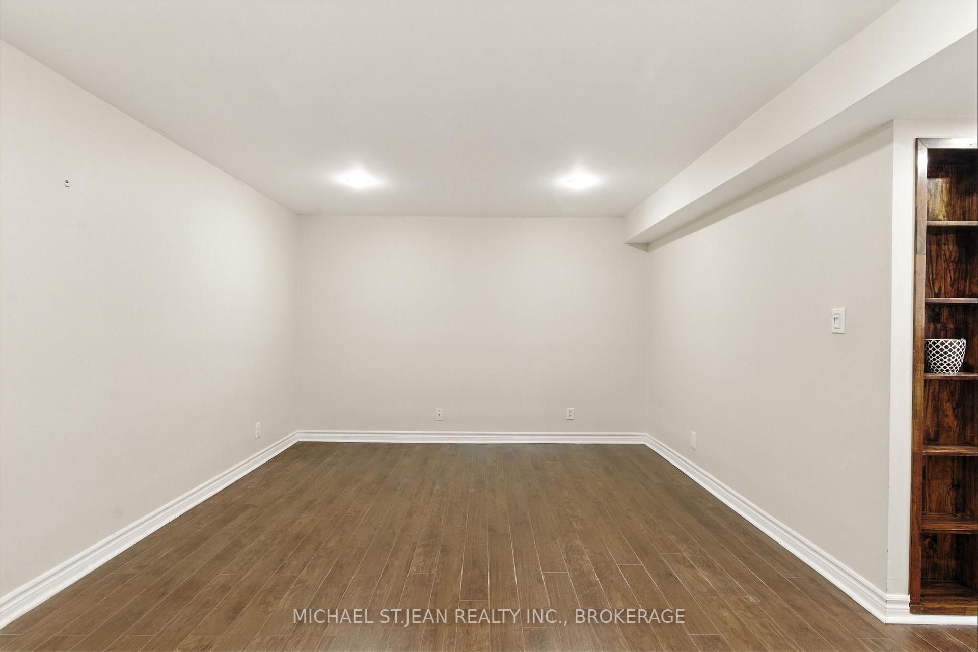 Photo 33 of 320 Winterberry Boulevard, Thorold, Confederation Heights — HOMEH