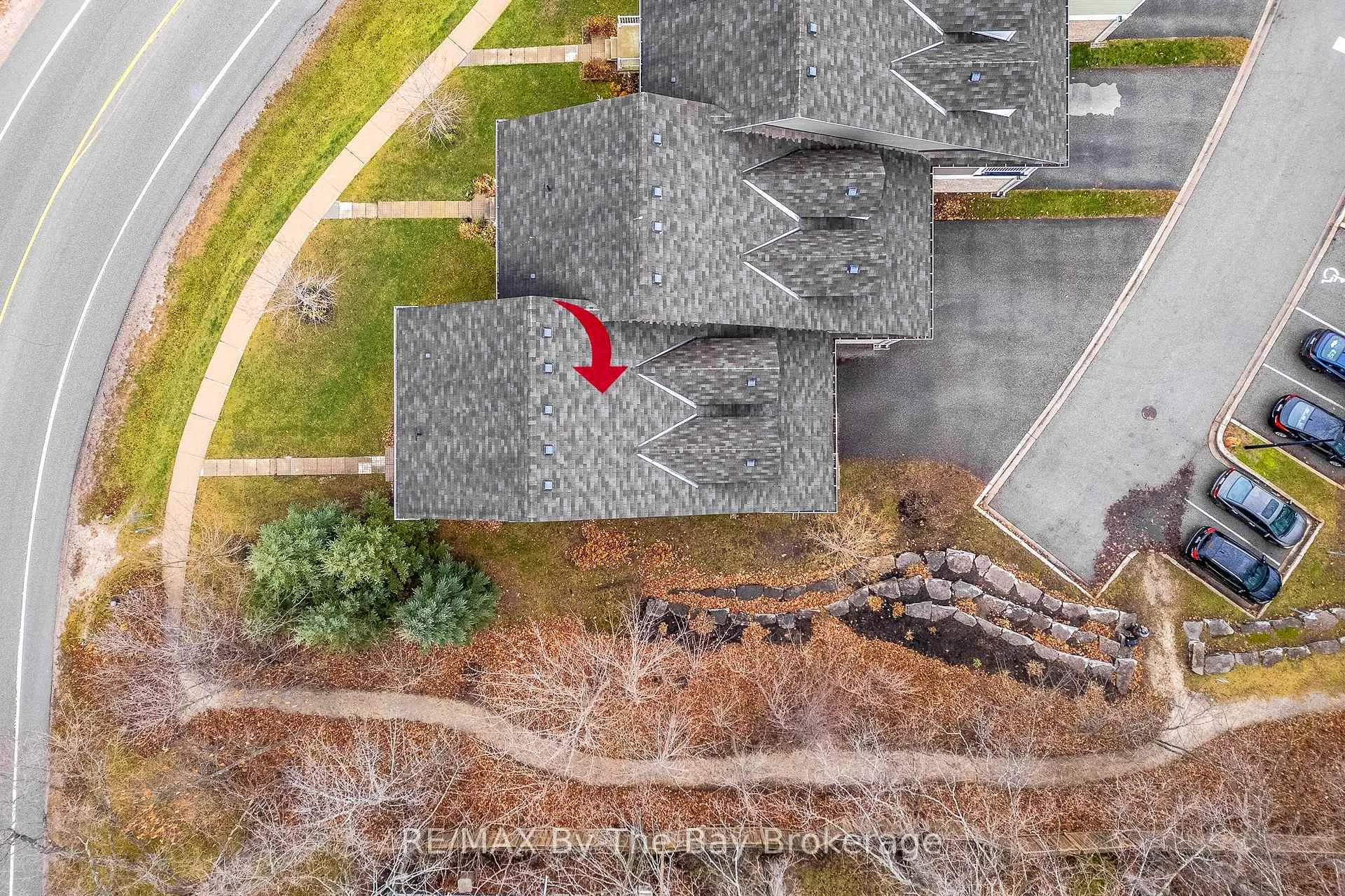 Photo 5 of 60 Providence Way, Wasaga Beach — HOMEH