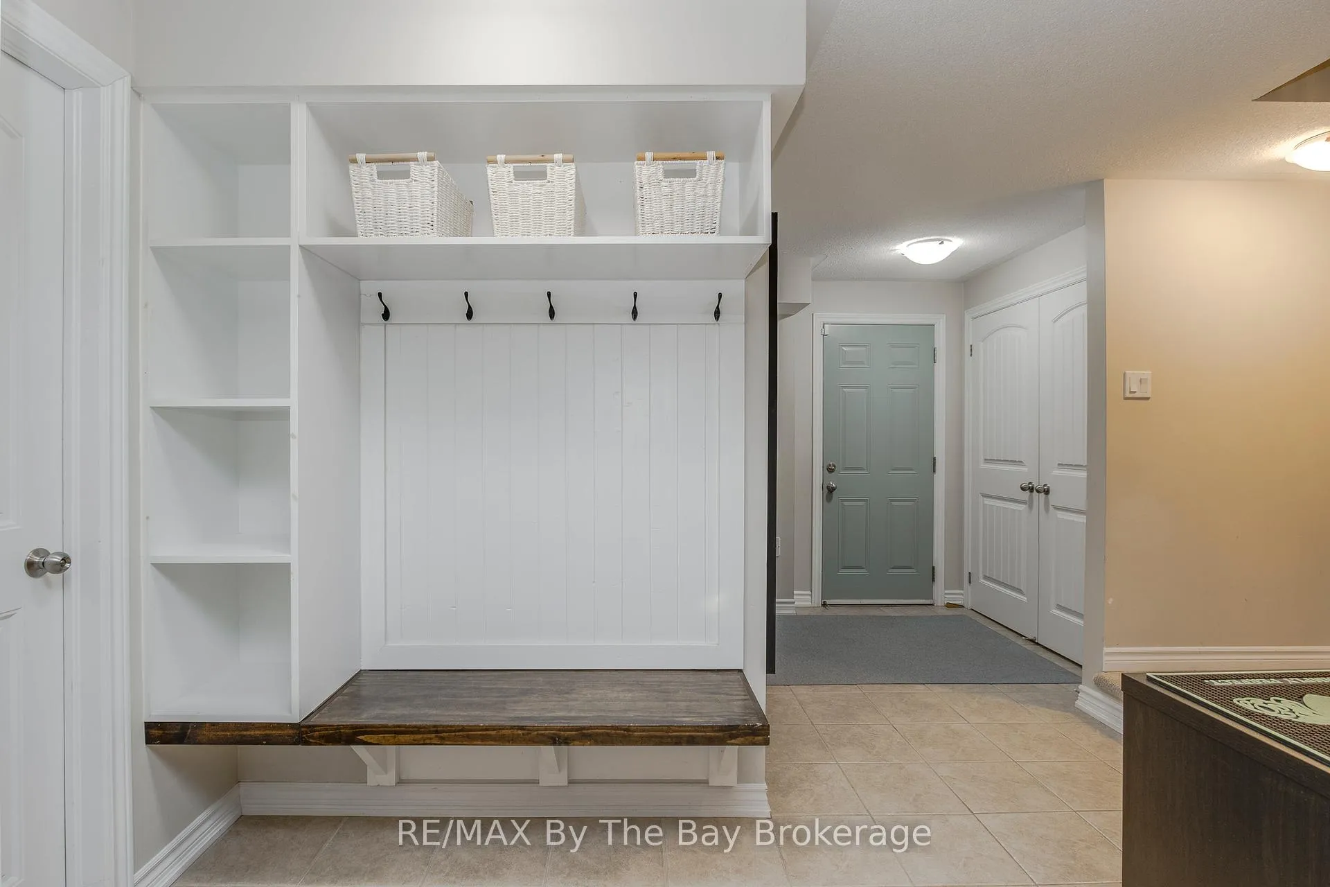 Photo 6 of 60 Providence Way, Wasaga Beach — HOMEH