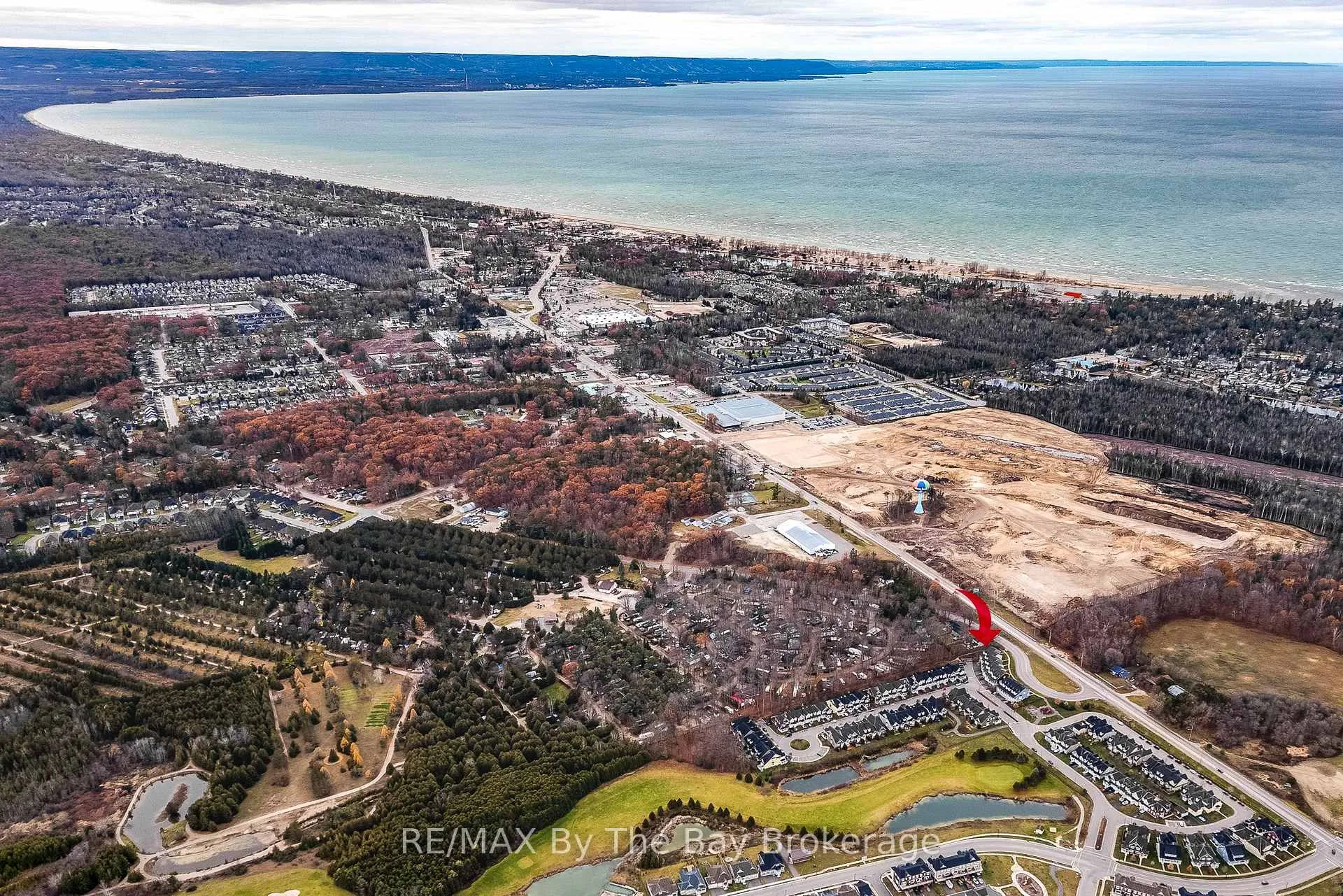 Photo 9 of 60 Providence Way, Wasaga Beach — HOMEH