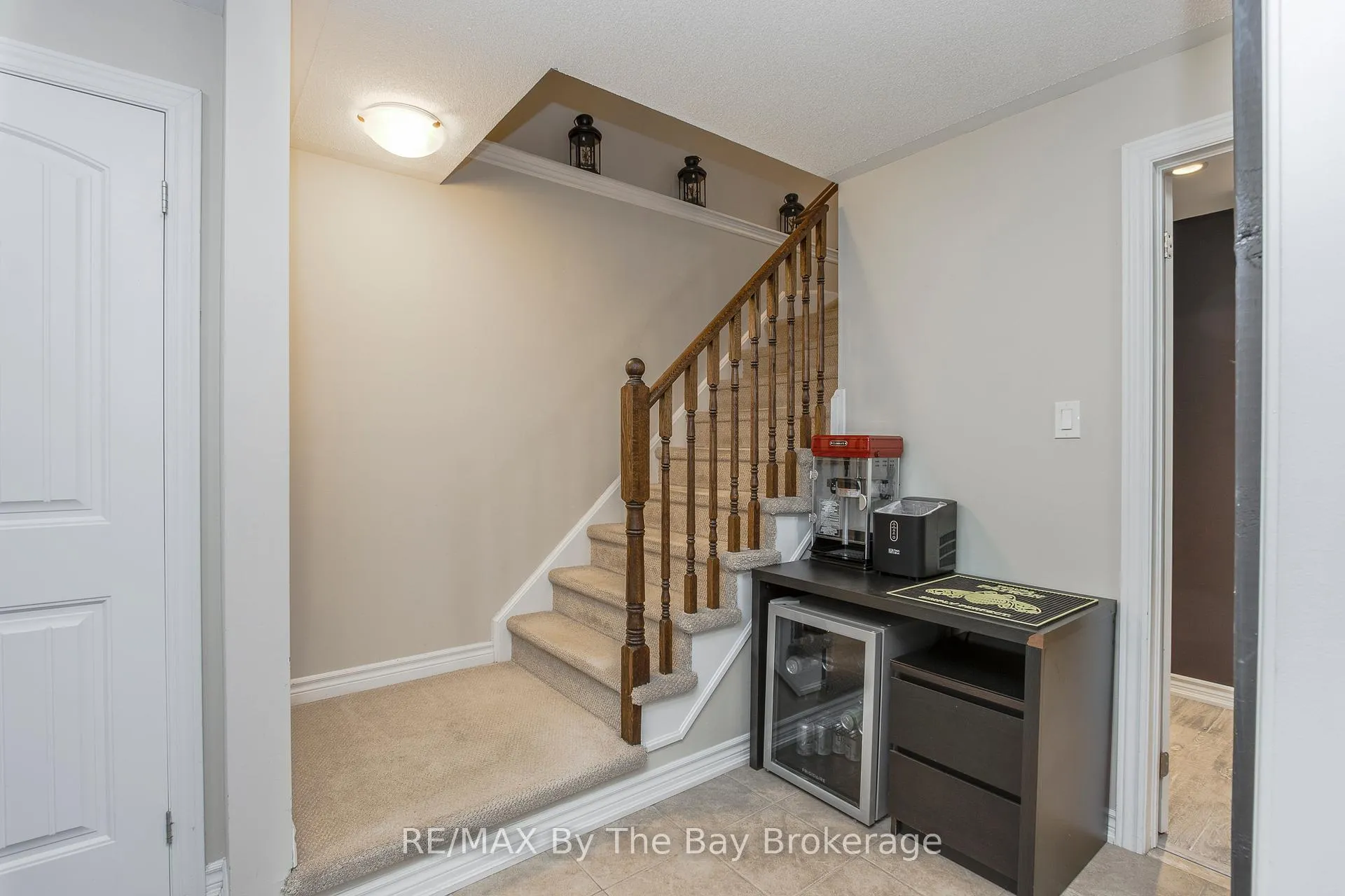 Photo 10 of 60 Providence Way, Wasaga Beach — HOMEH